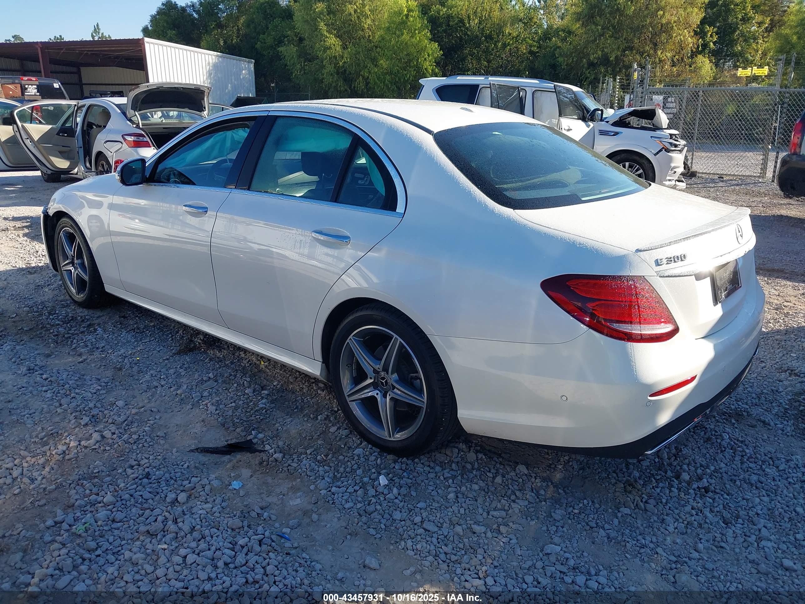 MERCEDES-BENZ E image 3