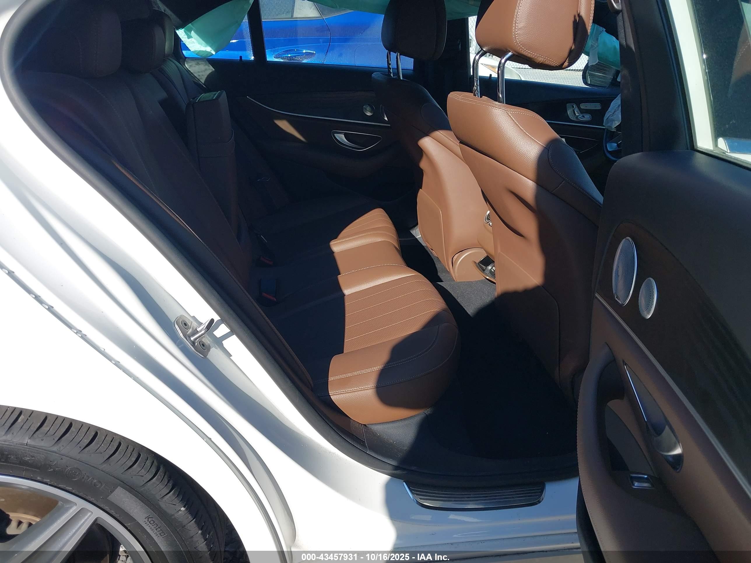 MERCEDES-BENZ E image 8