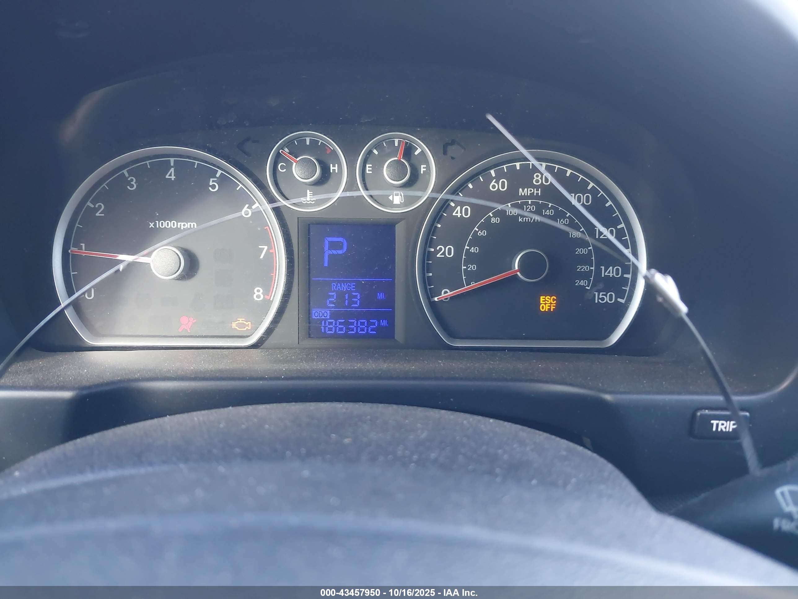 HYUNDAI ELANTRA image 7