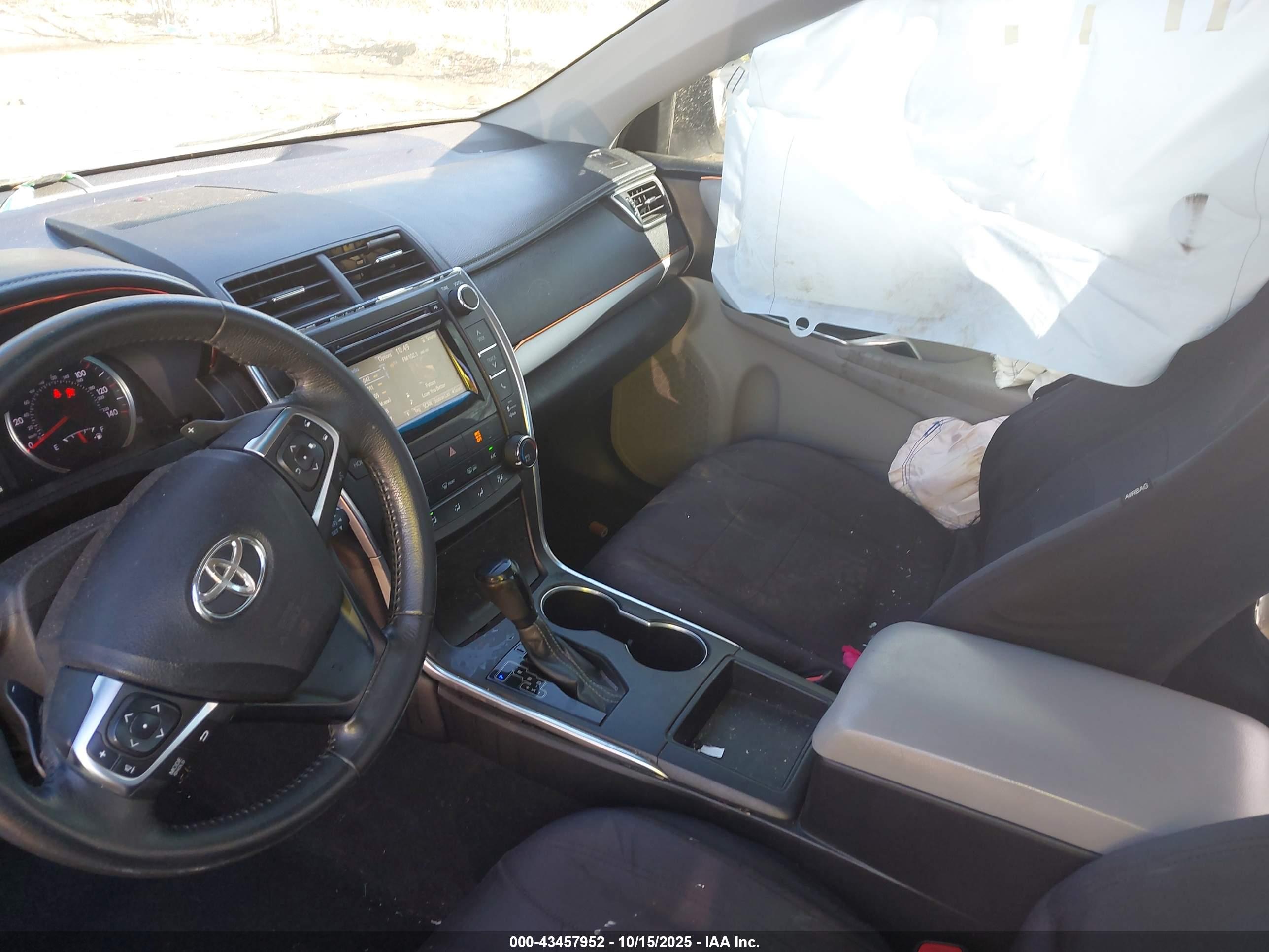 TOYOTA CAMRY image 5