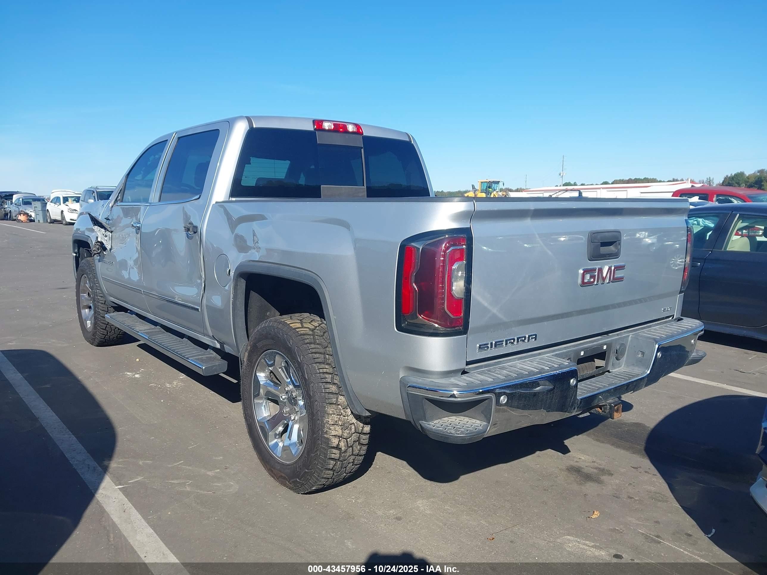 GMC SIERRA image 3