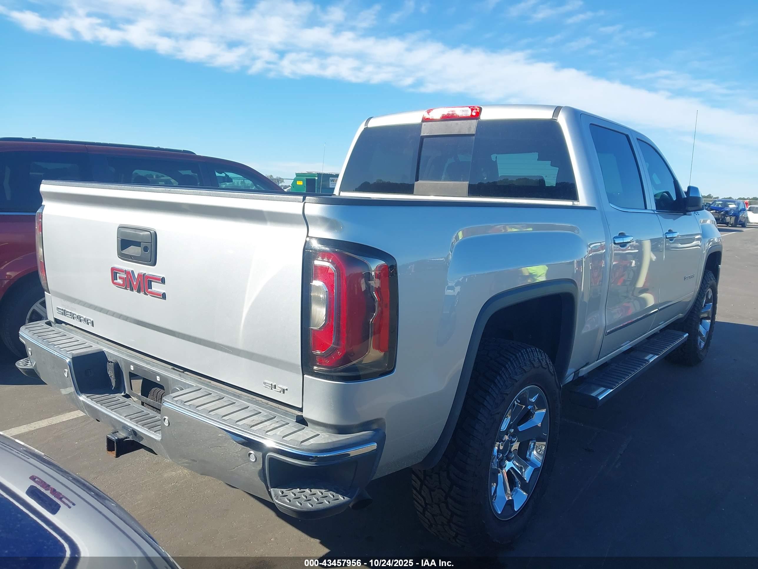 GMC SIERRA image 4
