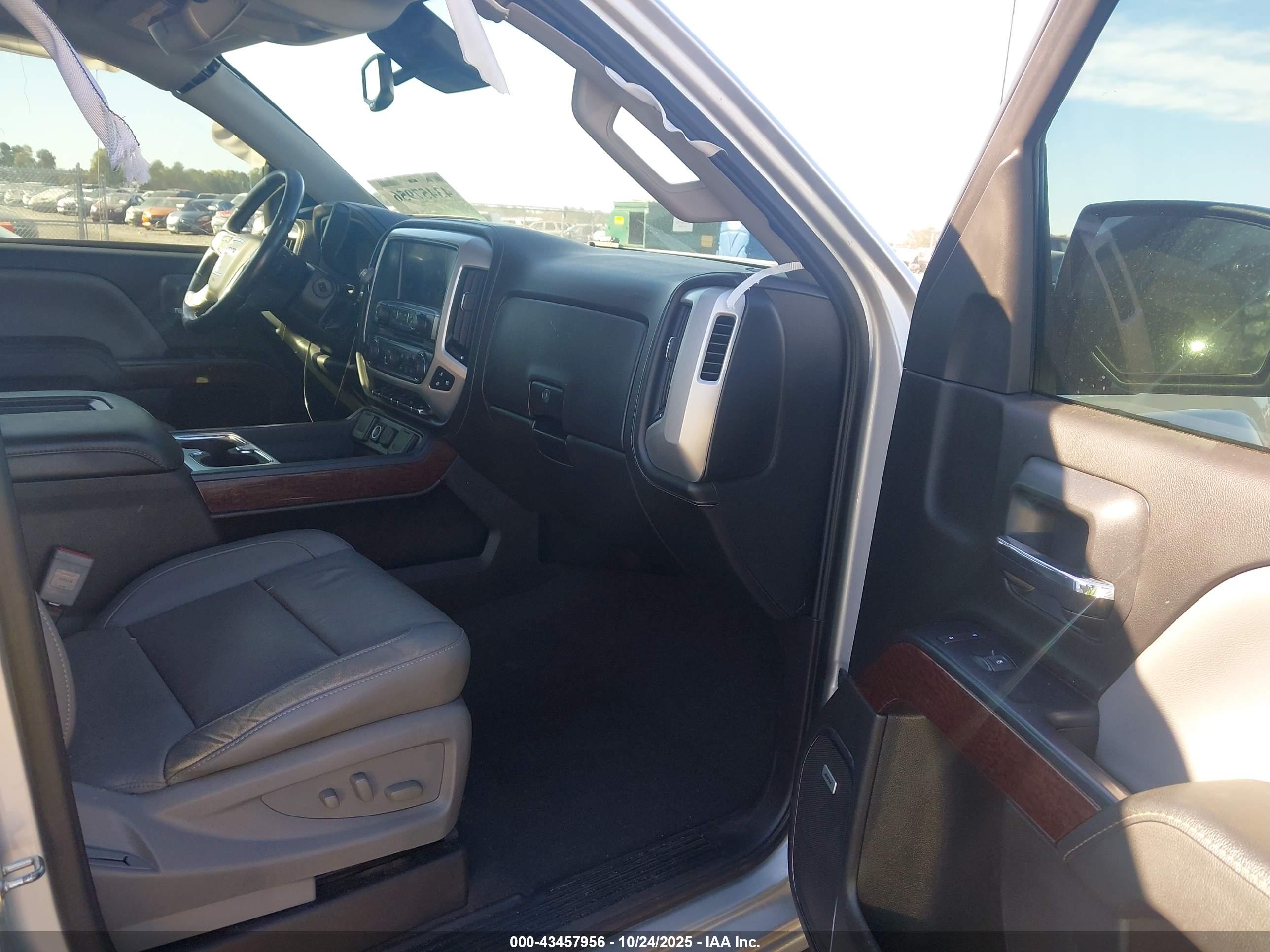 GMC SIERRA image 5