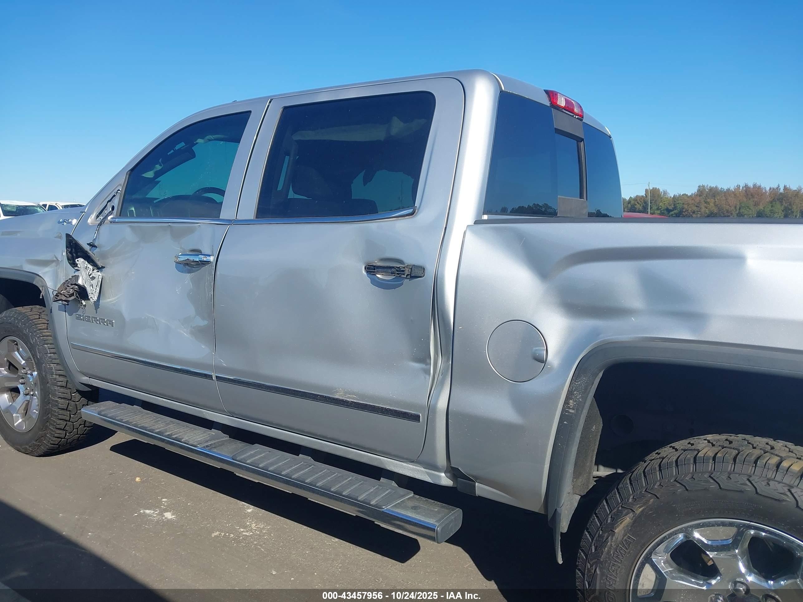 GMC SIERRA image 6