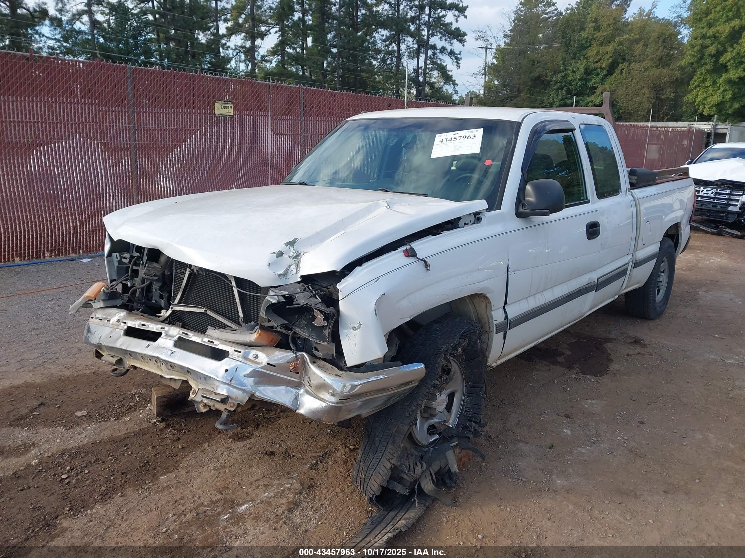 CHEVROLET SILVERADO image 2