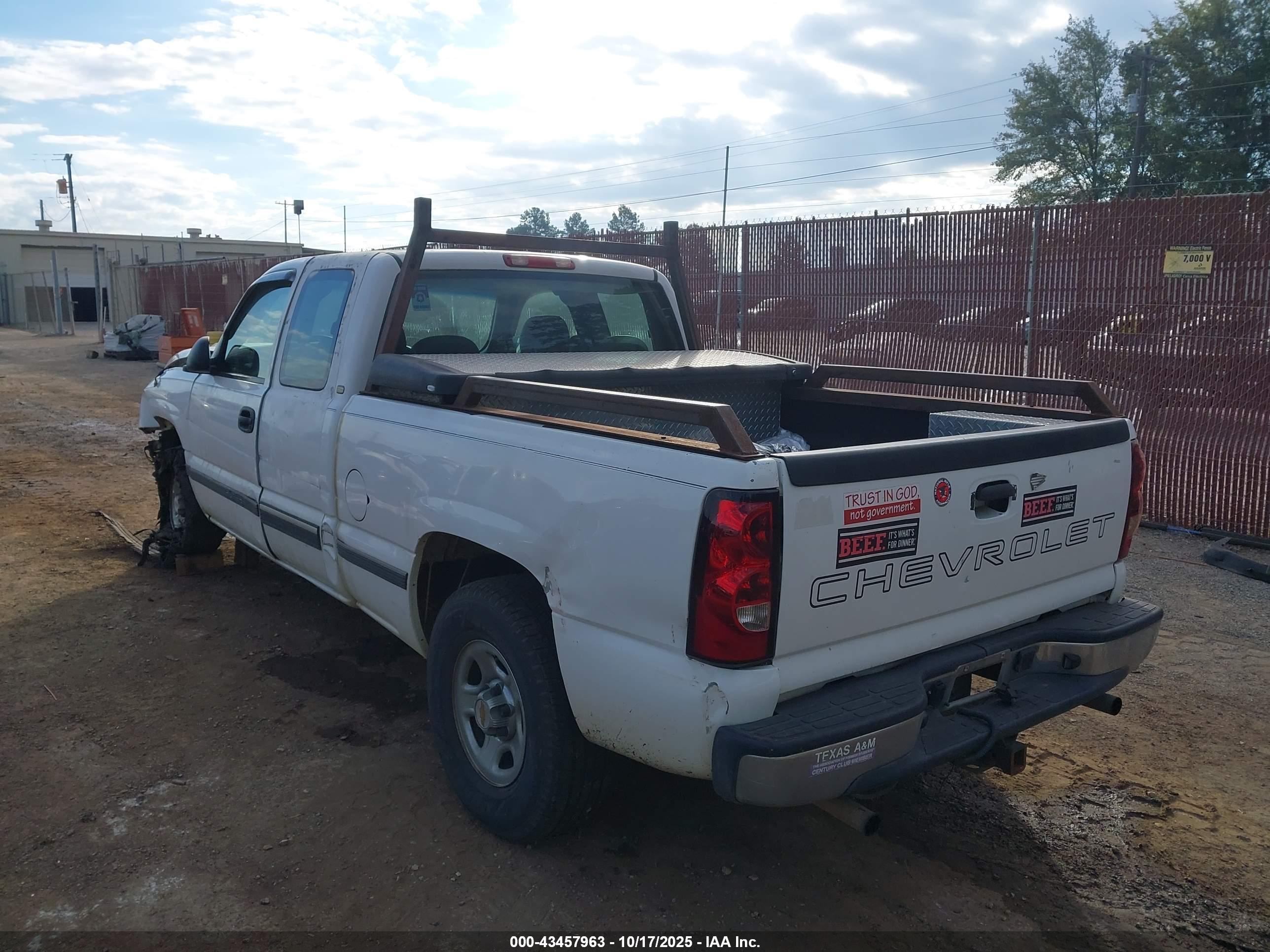 CHEVROLET SILVERADO image 3