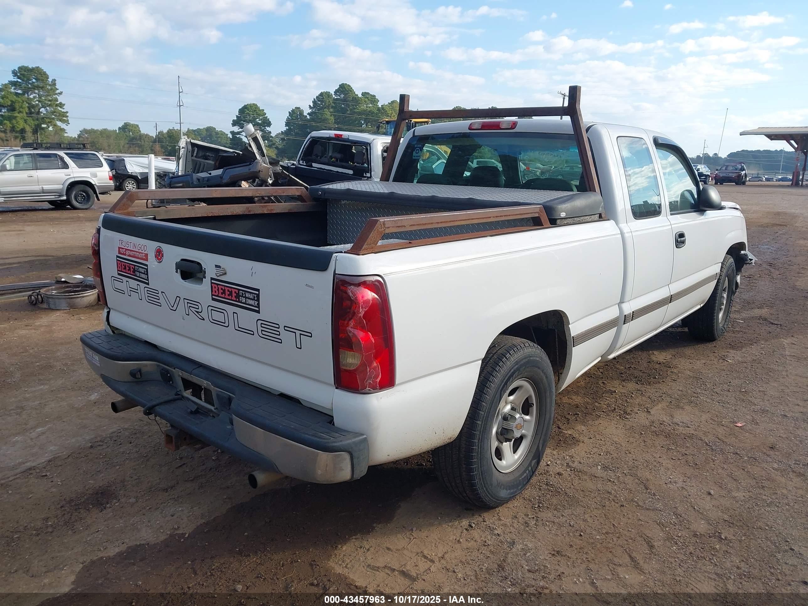CHEVROLET SILVERADO image 4