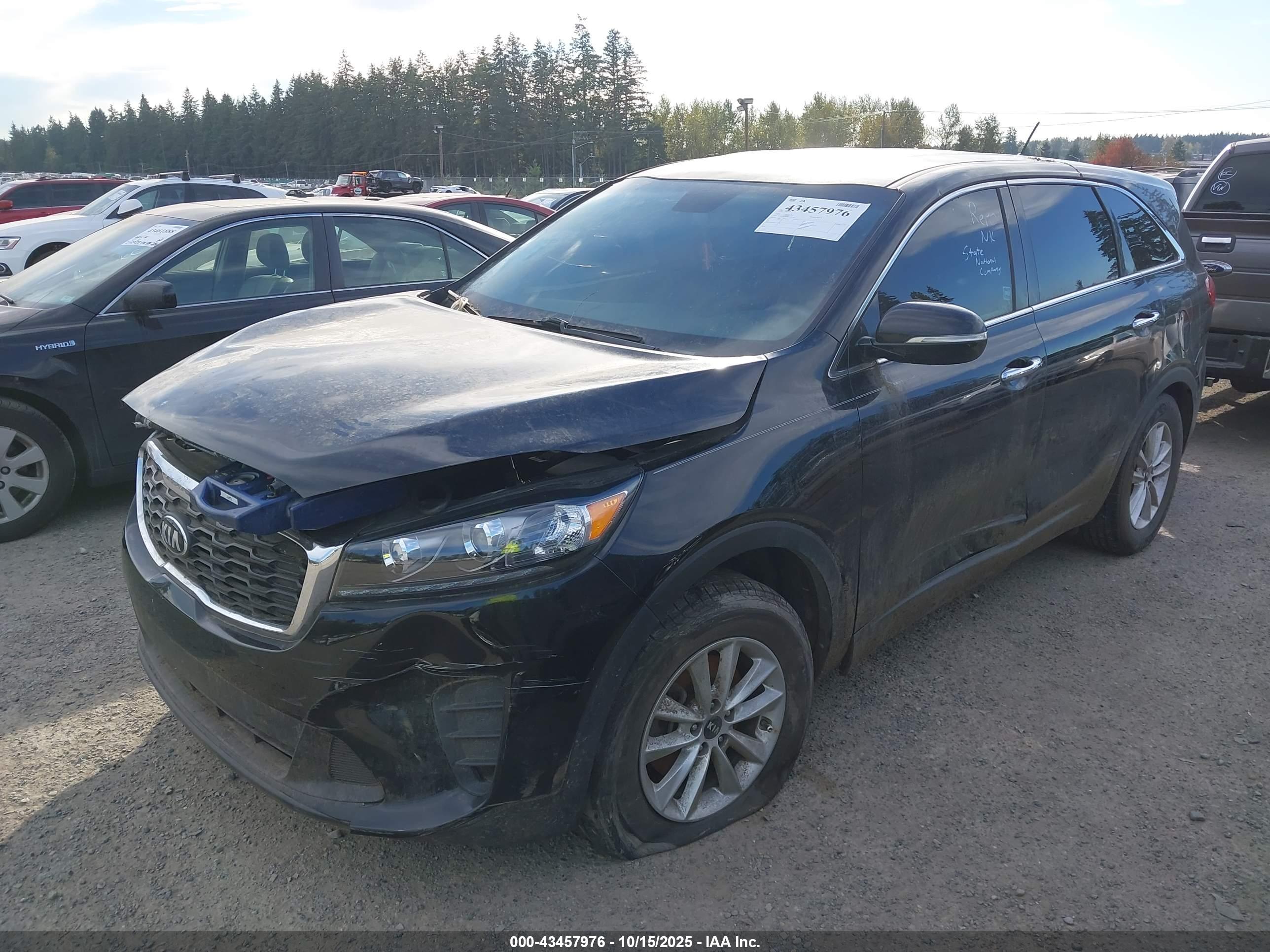 KIA SORENTO image 2