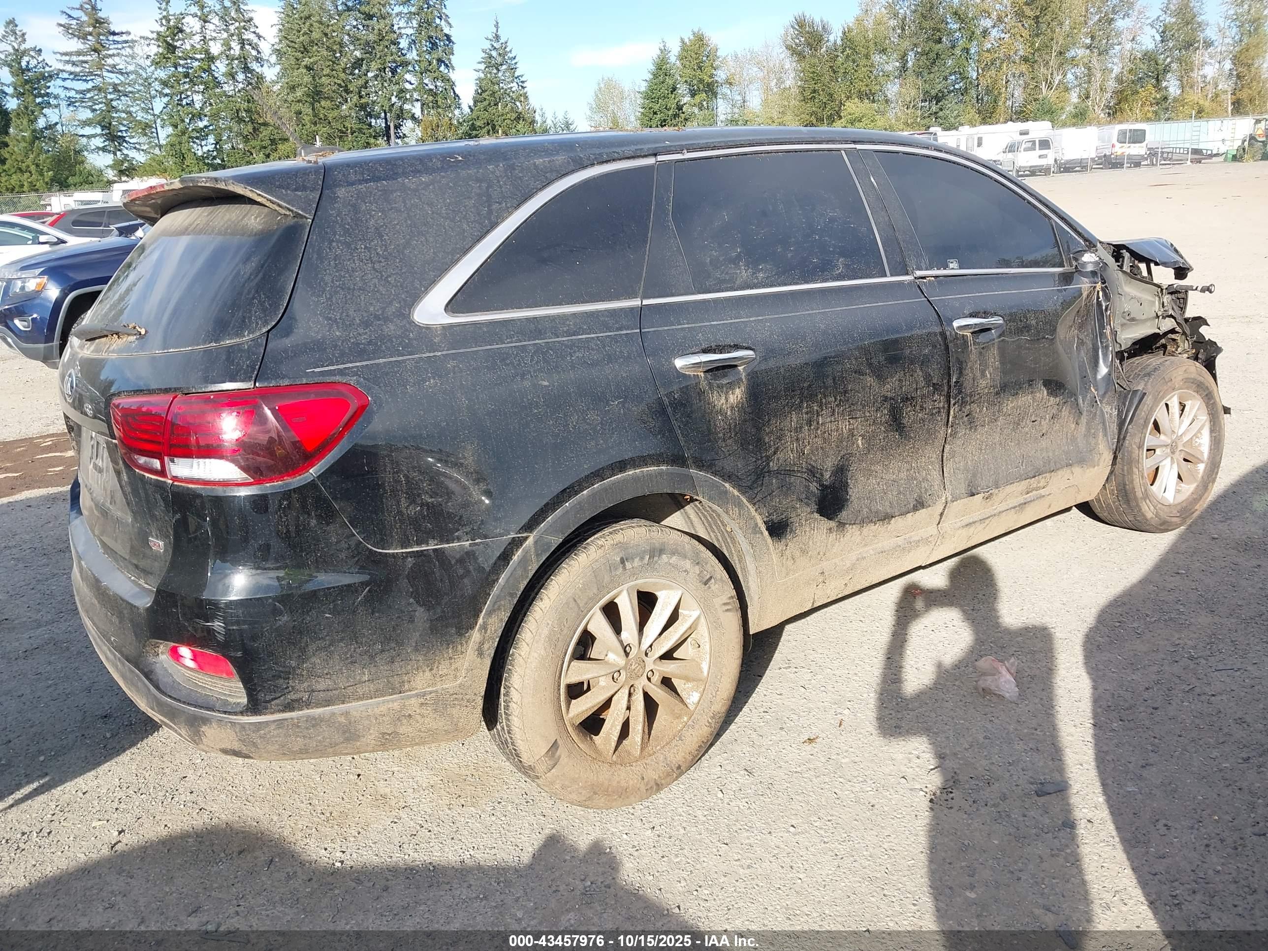 KIA SORENTO image 4