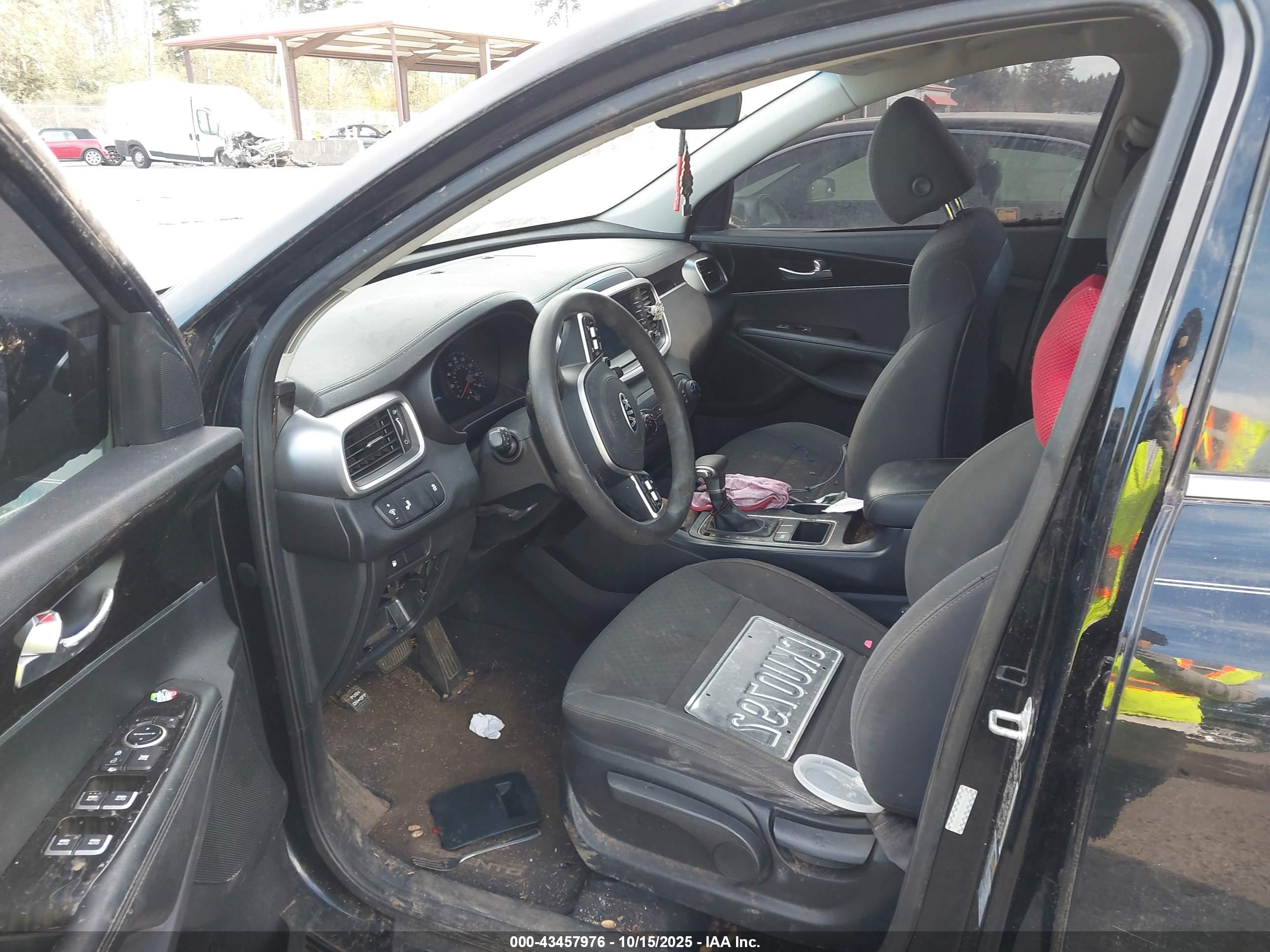 KIA SORENTO image 5