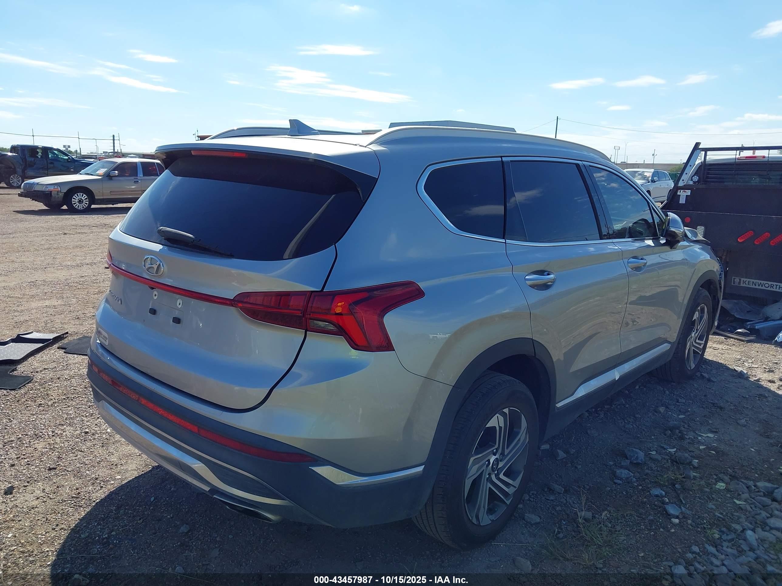 HYUNDAI SANTA image 4