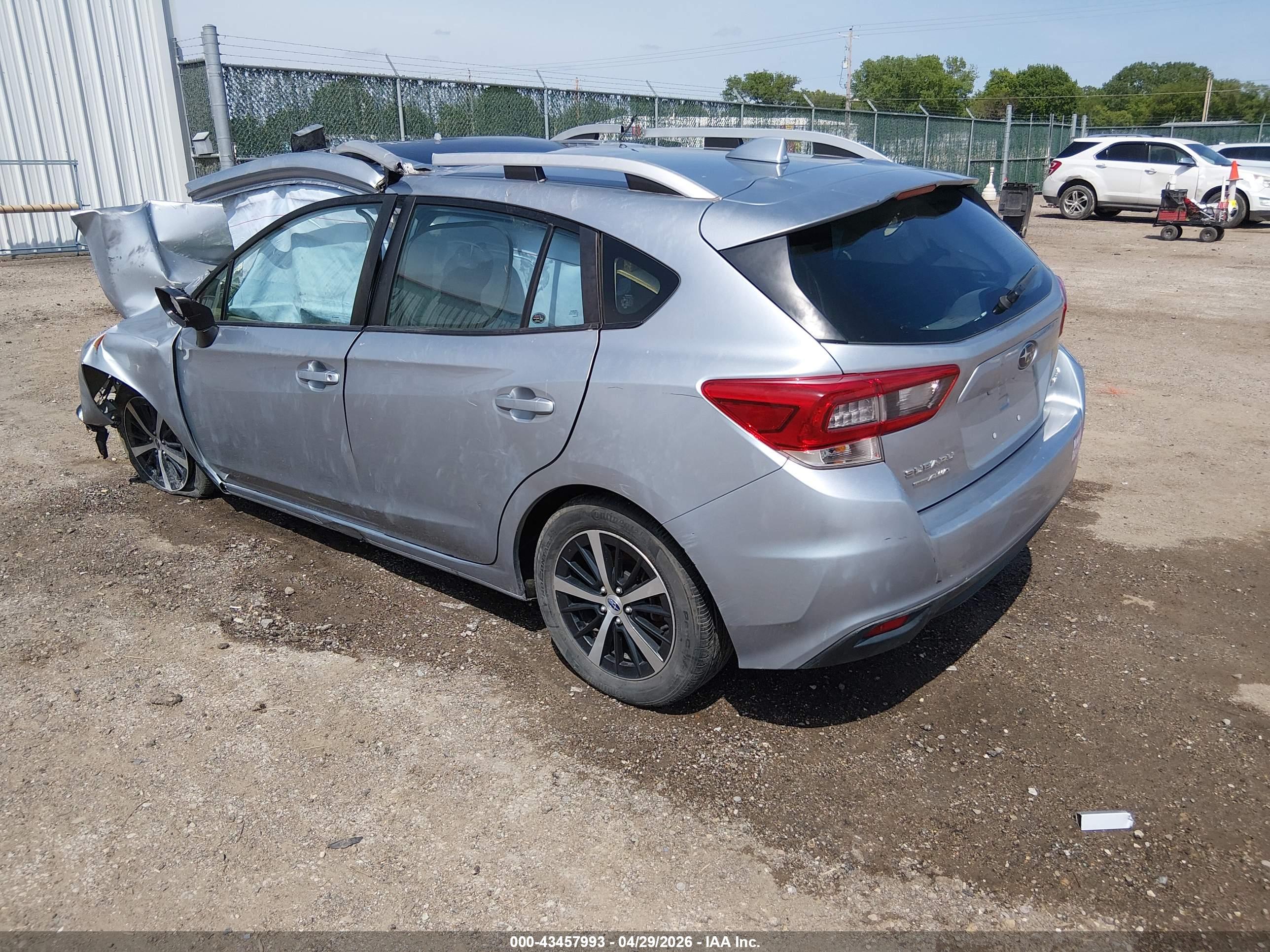 SUBARU IMPREZA image 3