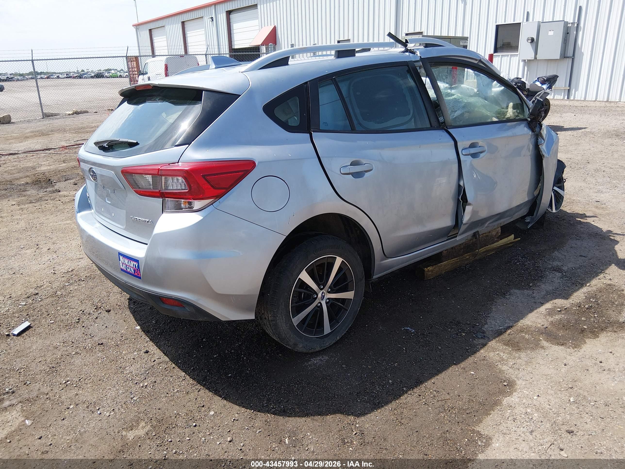 SUBARU IMPREZA image 4
