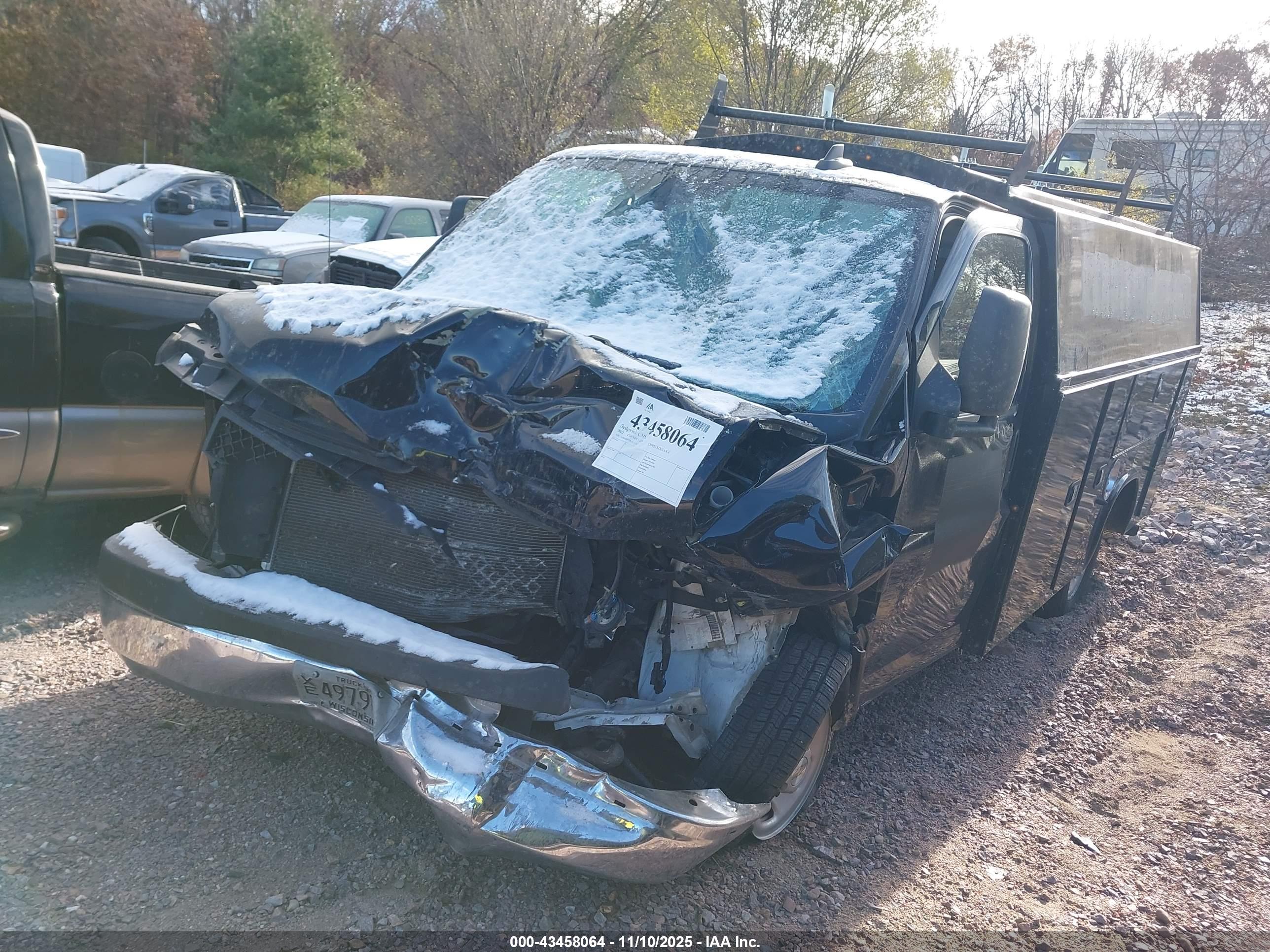 CHEVROLET EXPRESS image 2