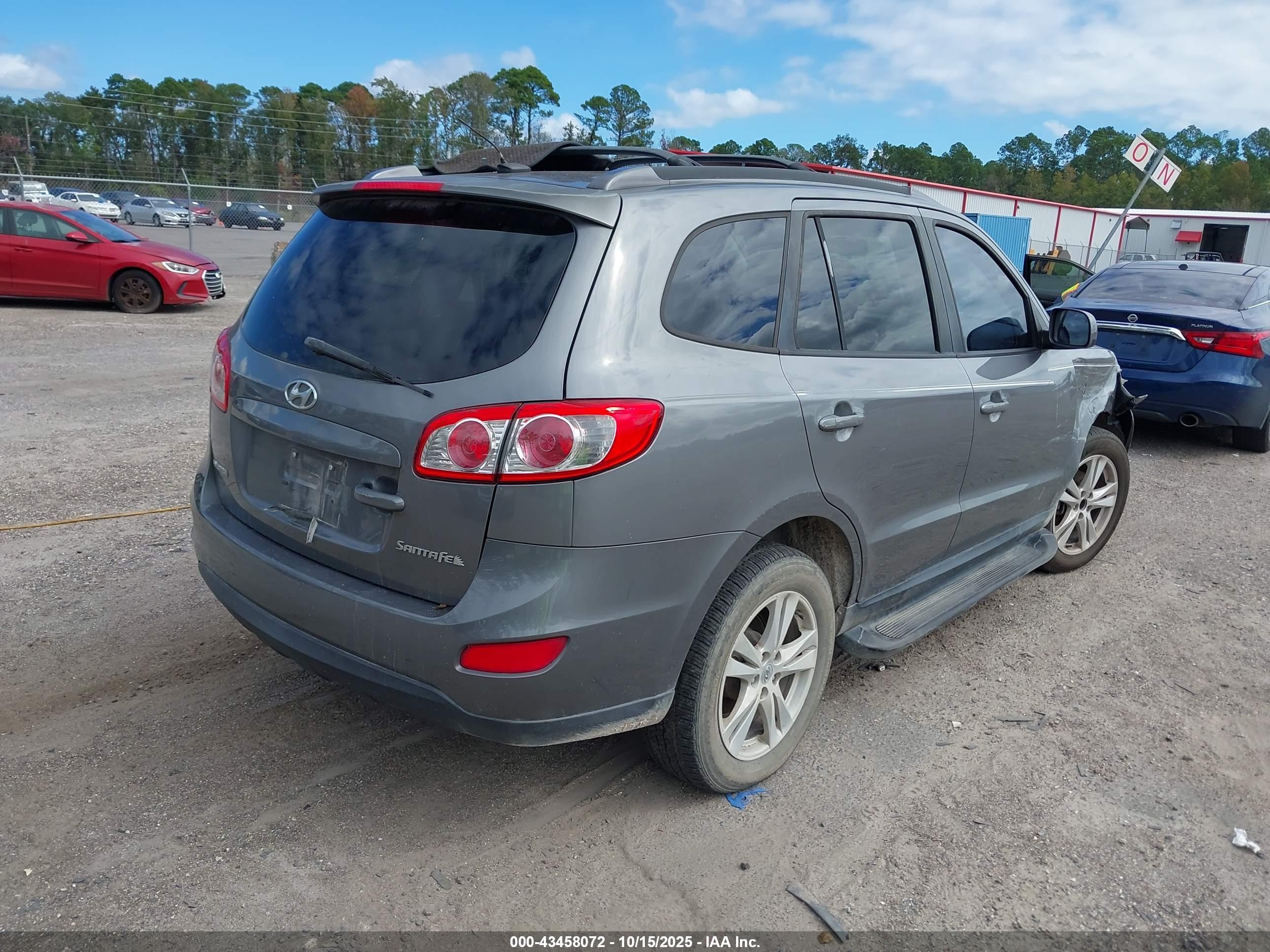 HYUNDAI SANTA image 4