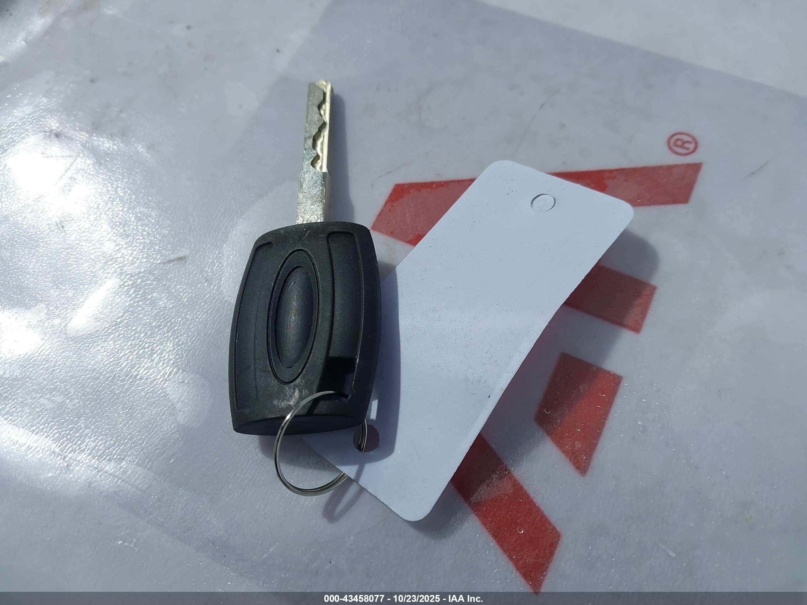 FORD ESCAPE image 11