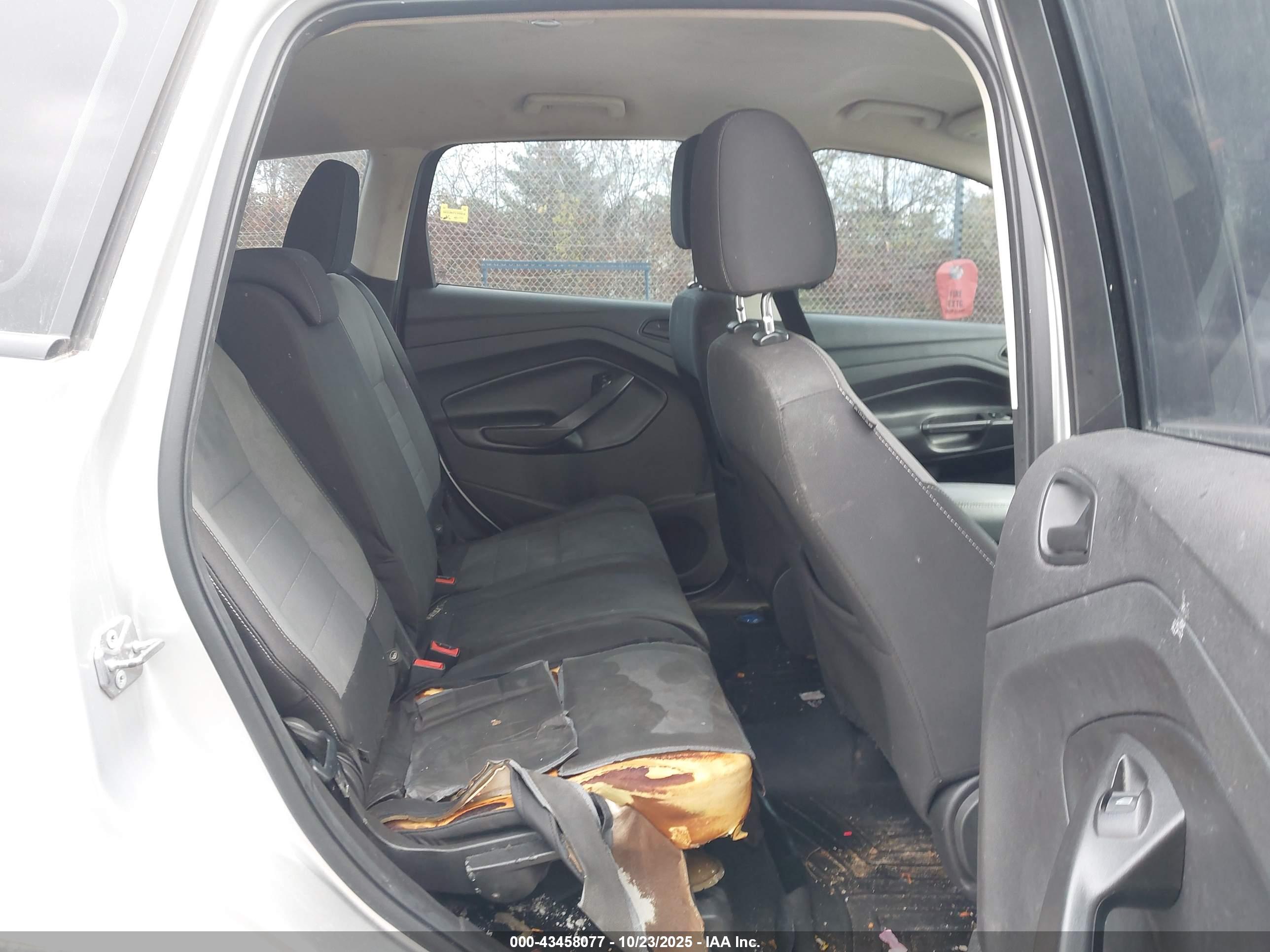FORD ESCAPE image 8
