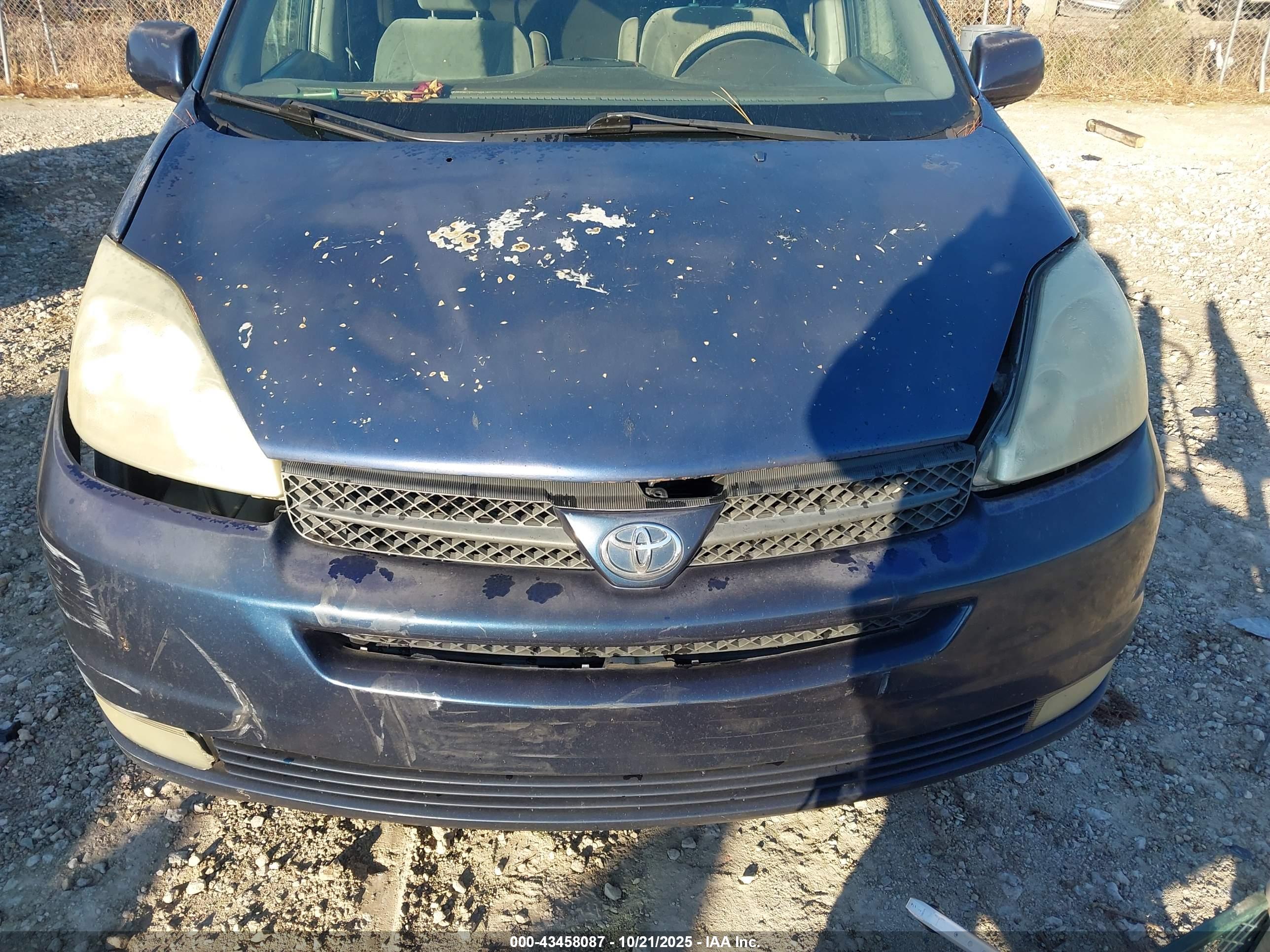TOYOTA SIENNA image 6