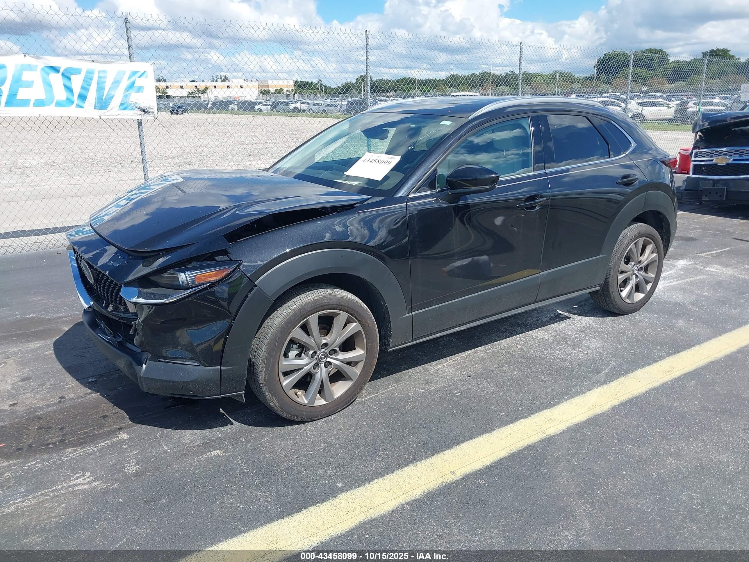 MAZDA CX-30 image 2