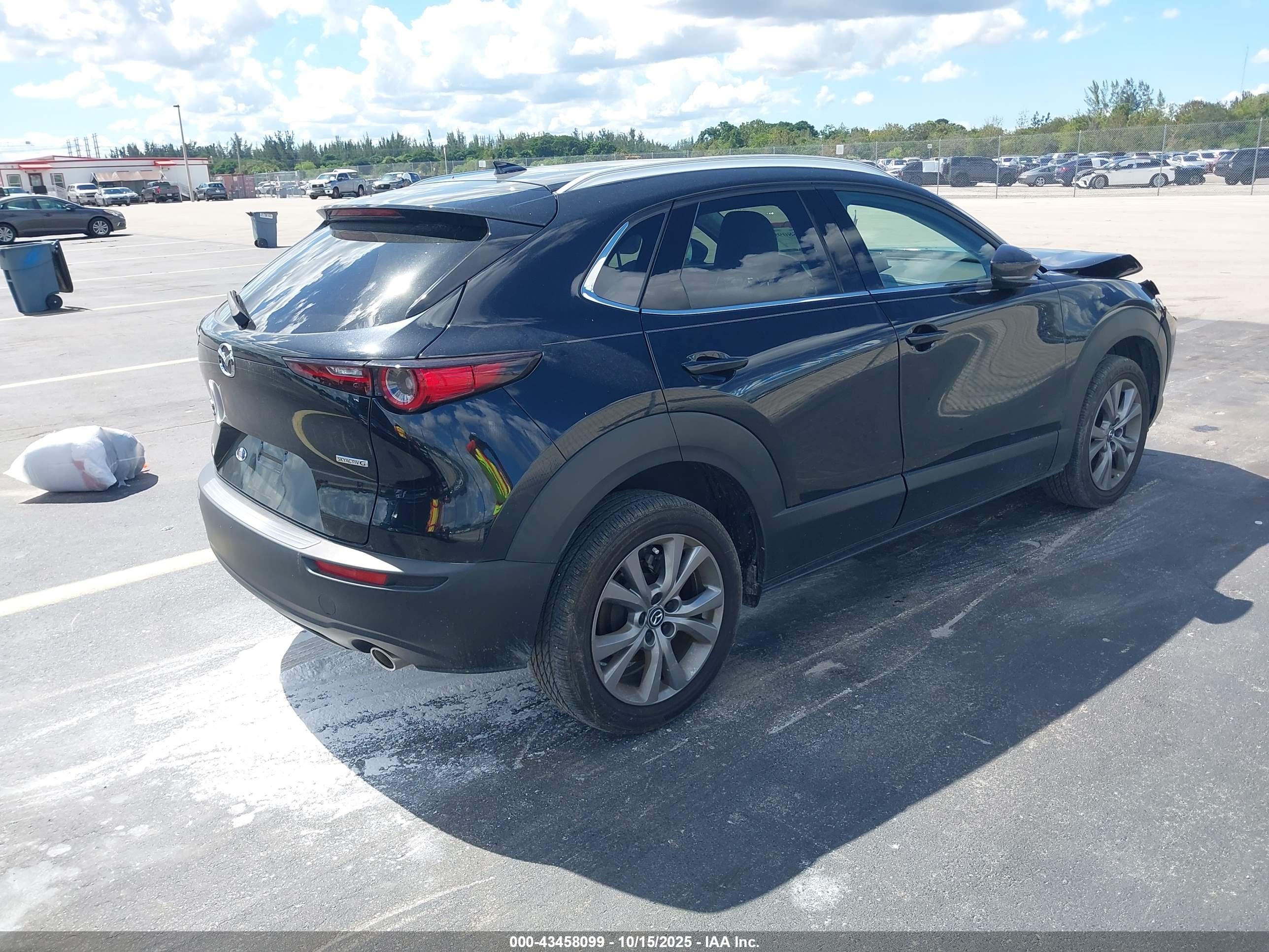 MAZDA CX-30 image 4
