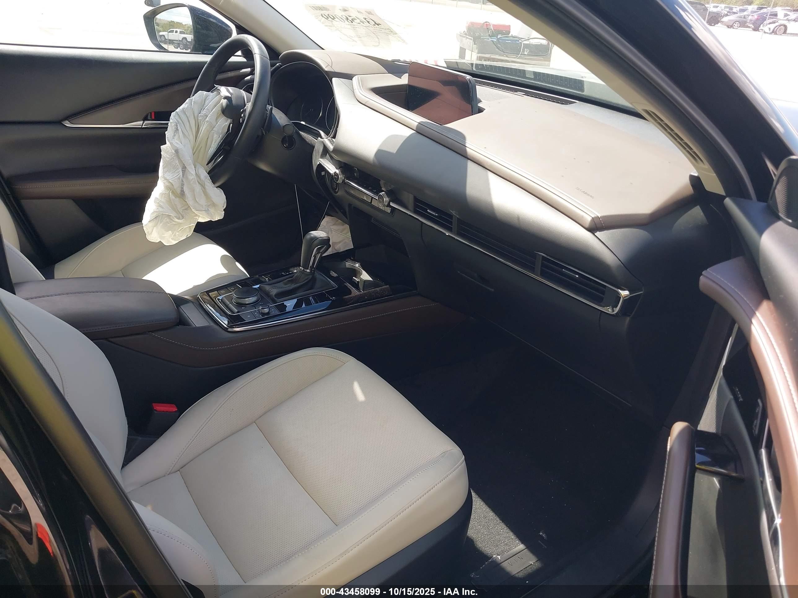 MAZDA CX-30 image 5