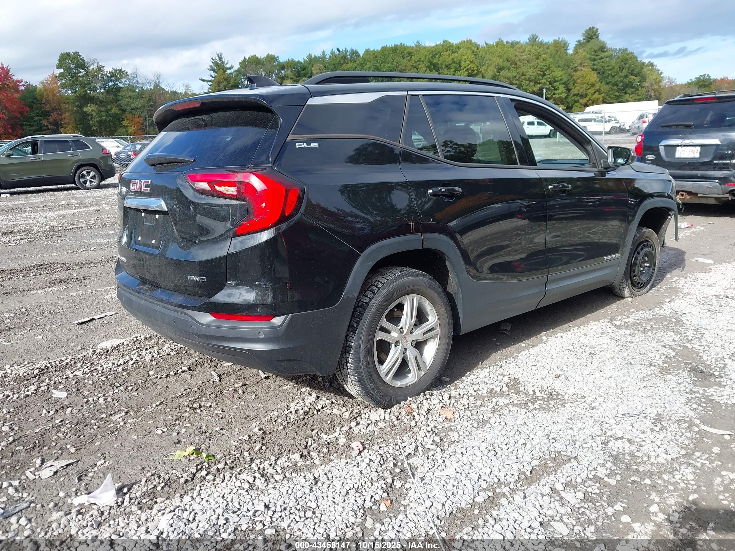 GMC TERRAIN image 4