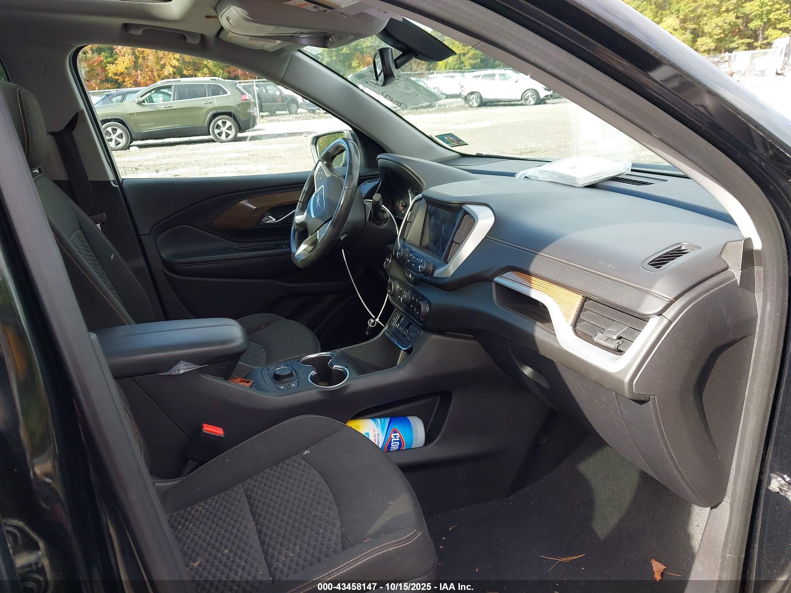 GMC TERRAIN image 5