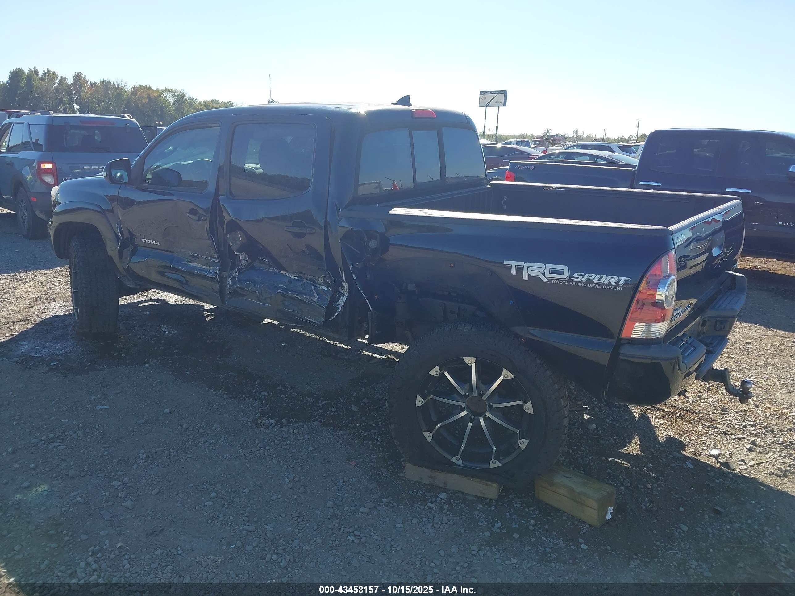 TOYOTA TACOMA image 3