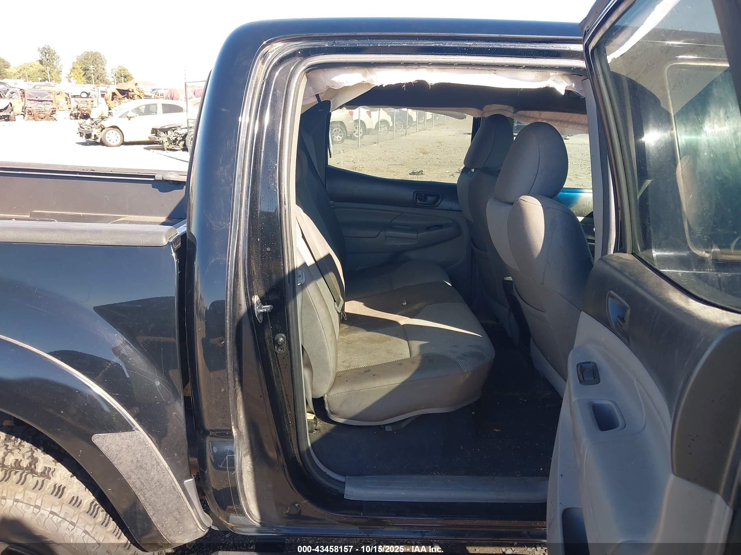 TOYOTA TACOMA image 8
