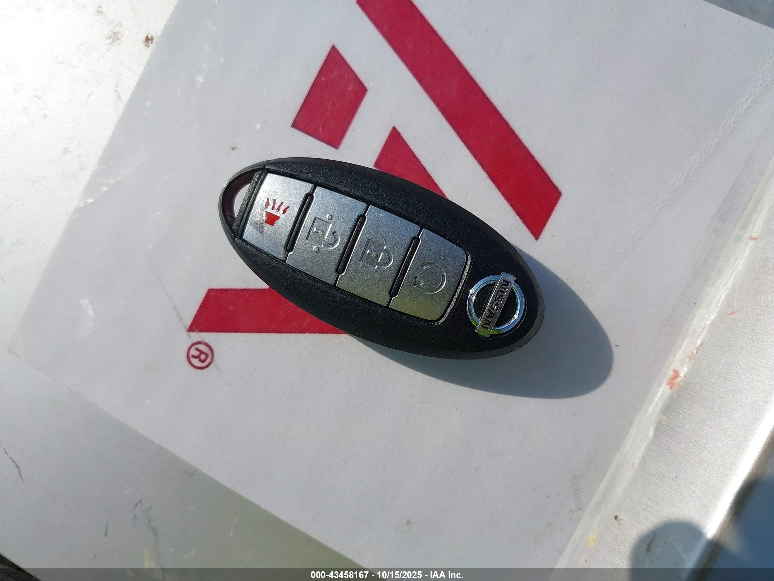 NISSAN ROGUE image 11