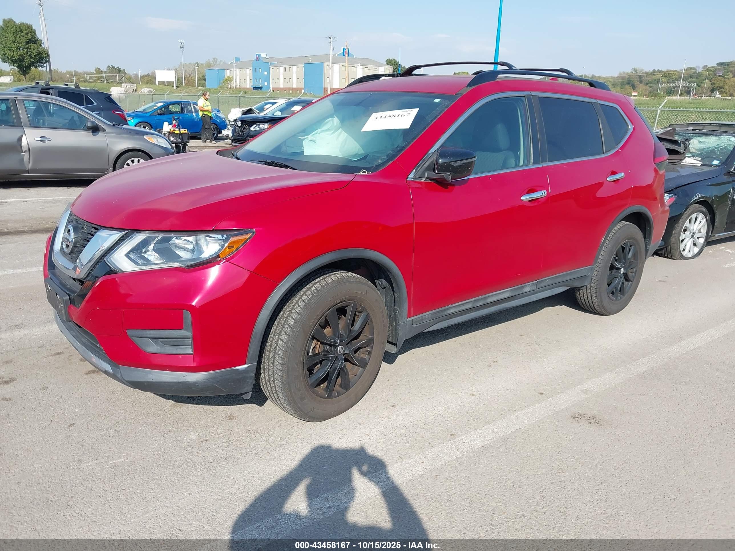 NISSAN ROGUE image 2