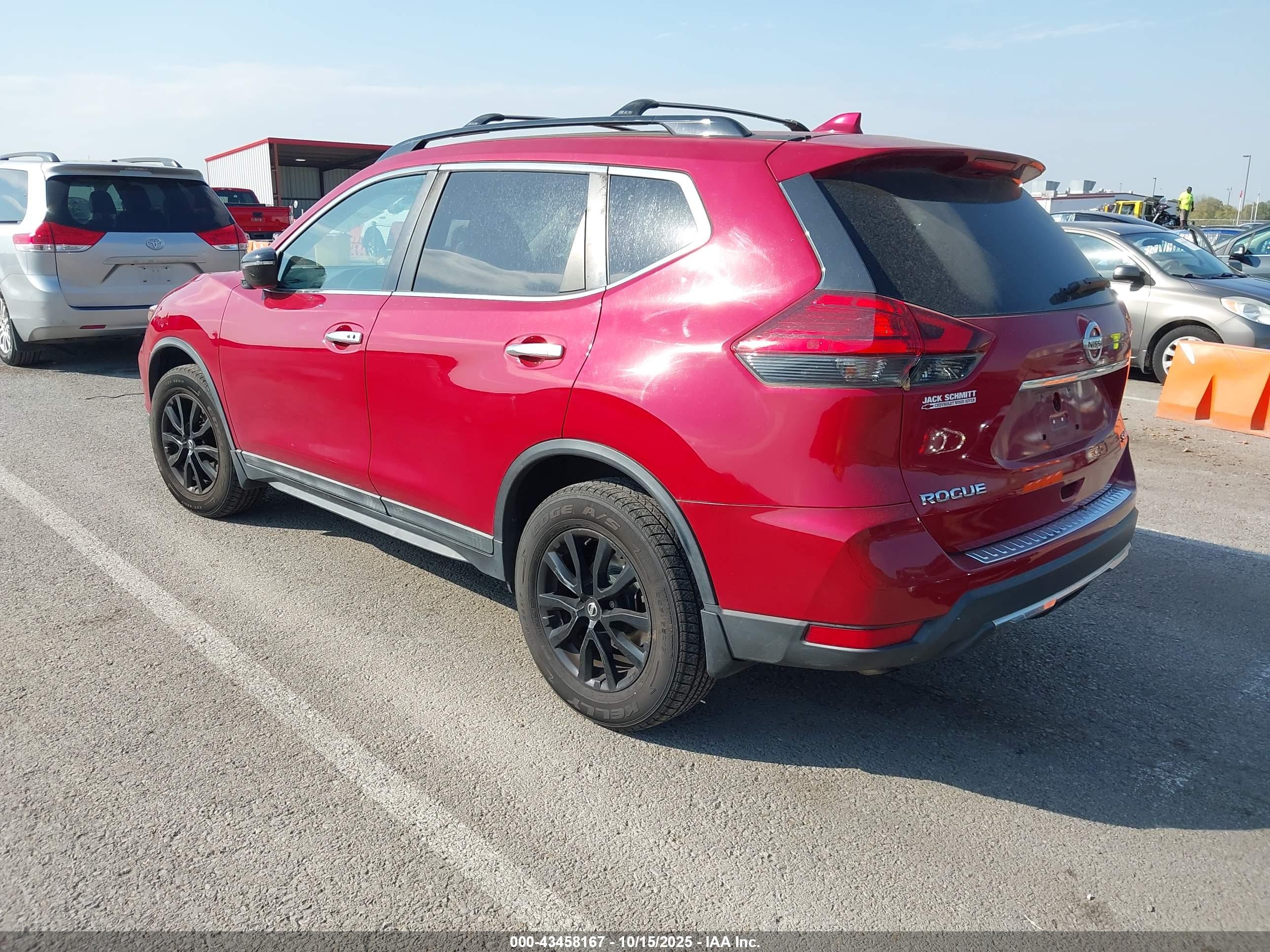 NISSAN ROGUE image 3