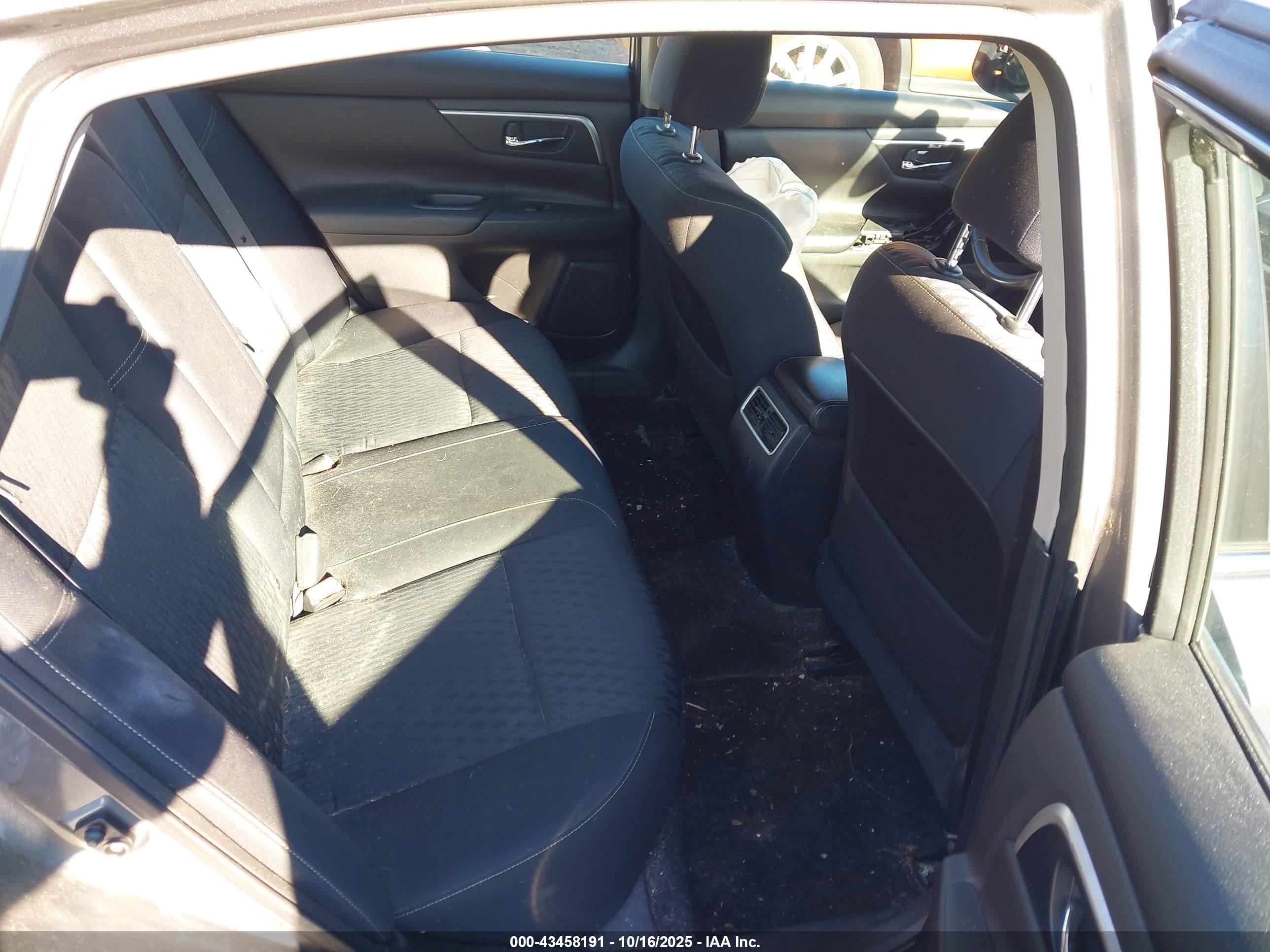 NISSAN ALTIMA image 8