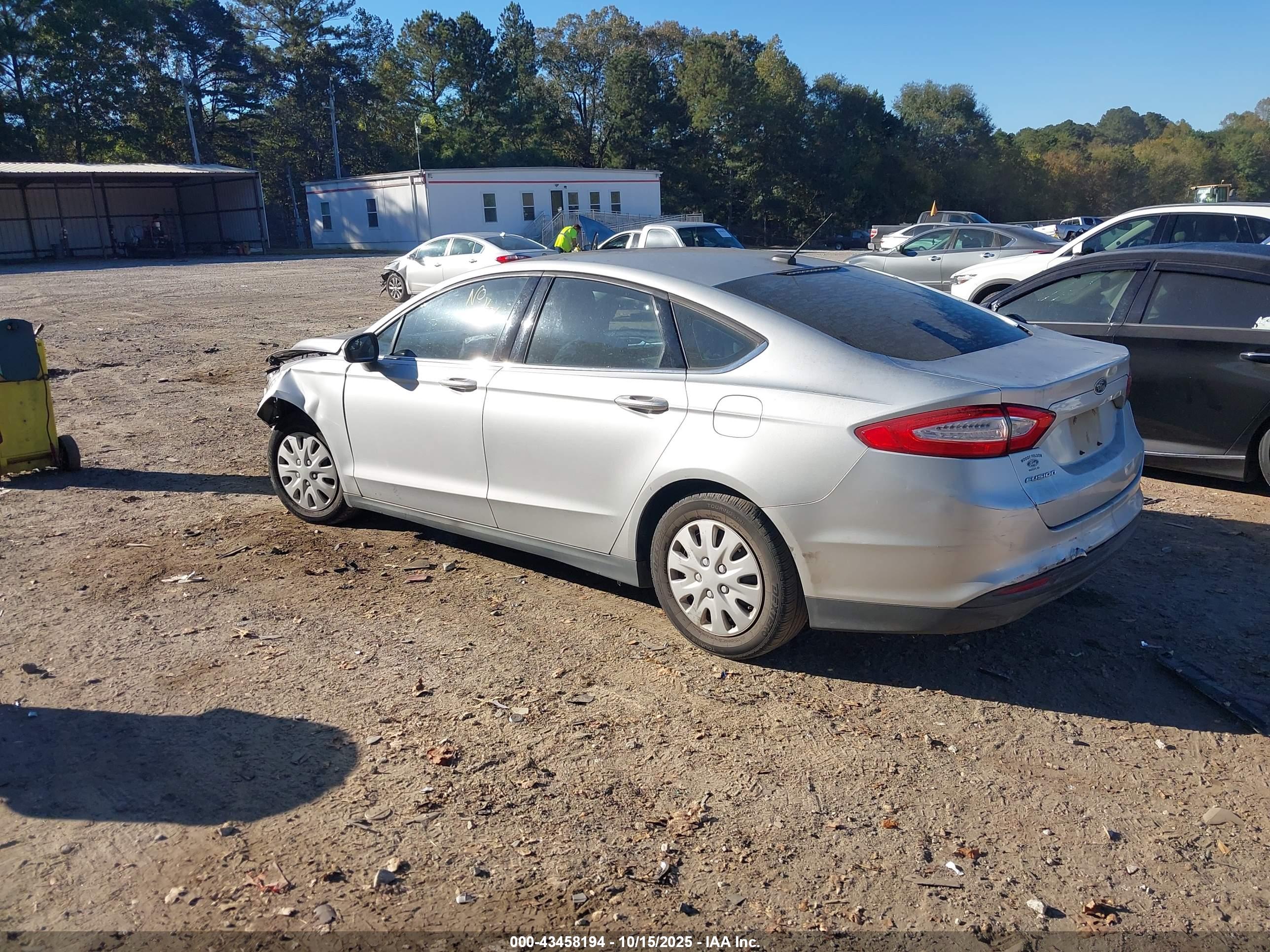 FORD FUSION image 3