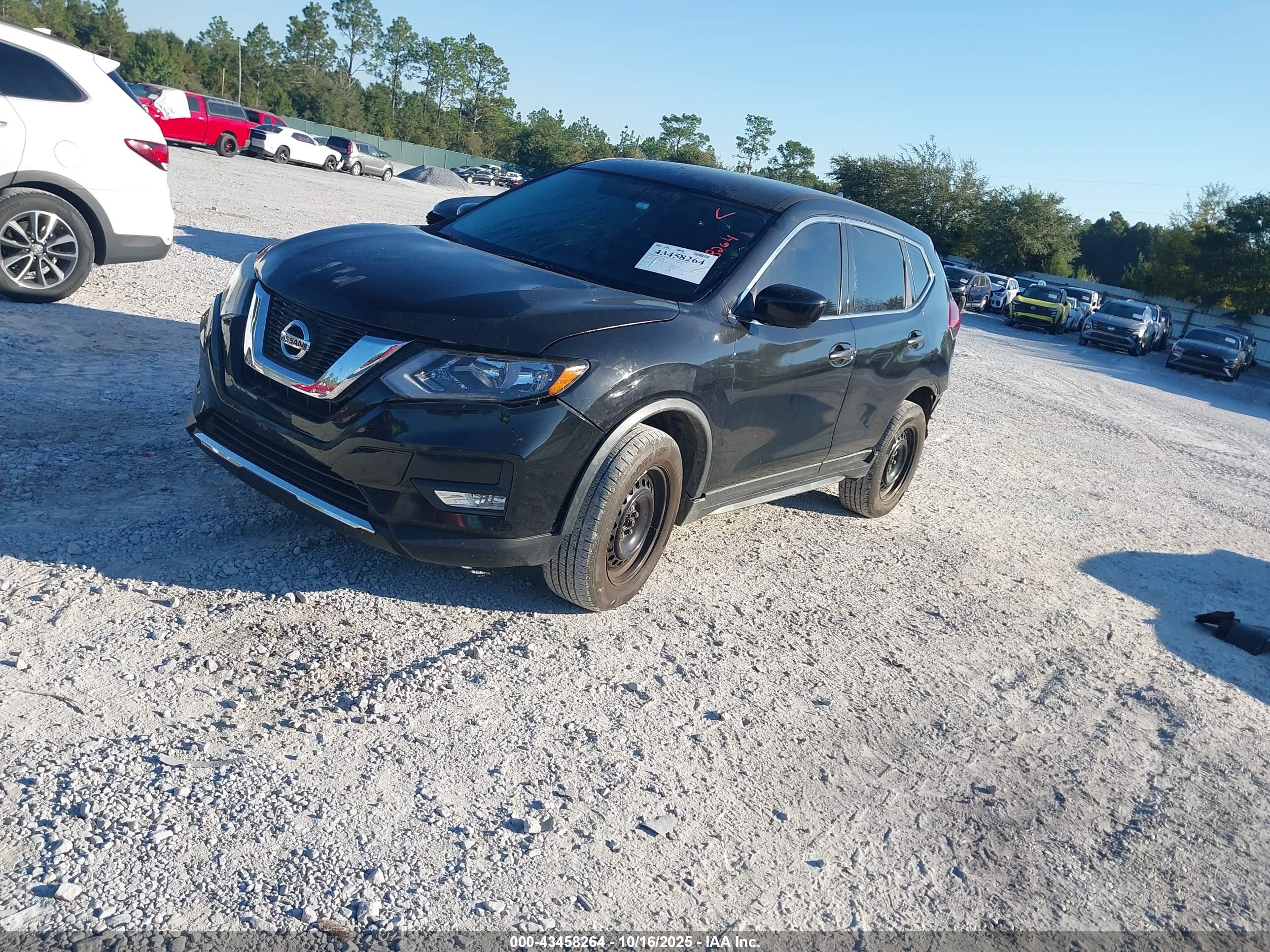 NISSAN ROGUE image 2