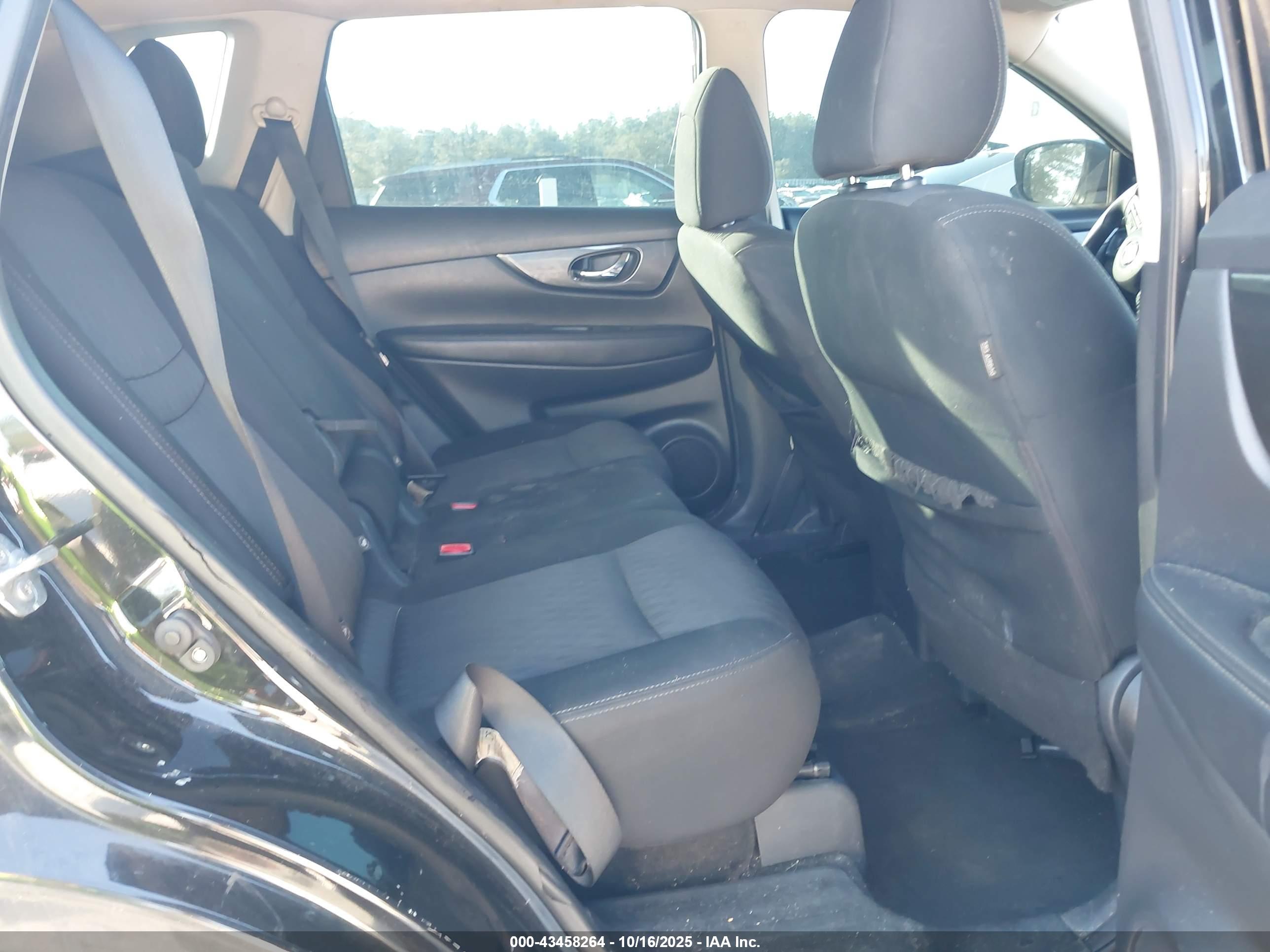 NISSAN ROGUE image 8