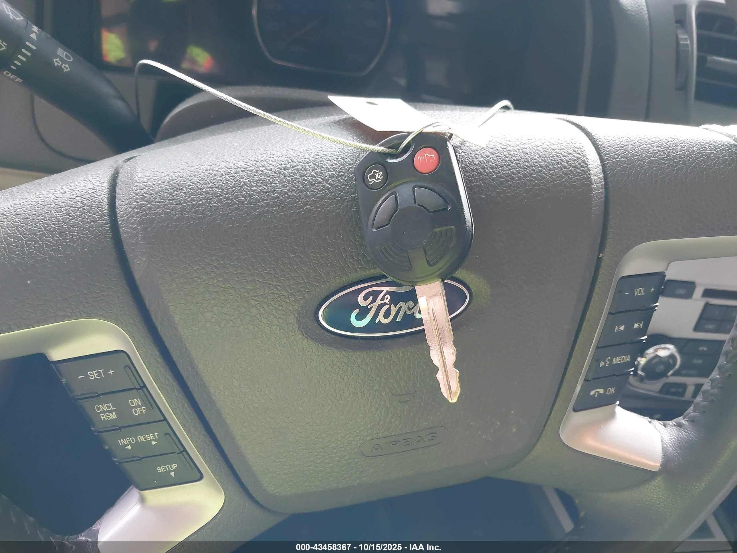 FORD FUSION image 11