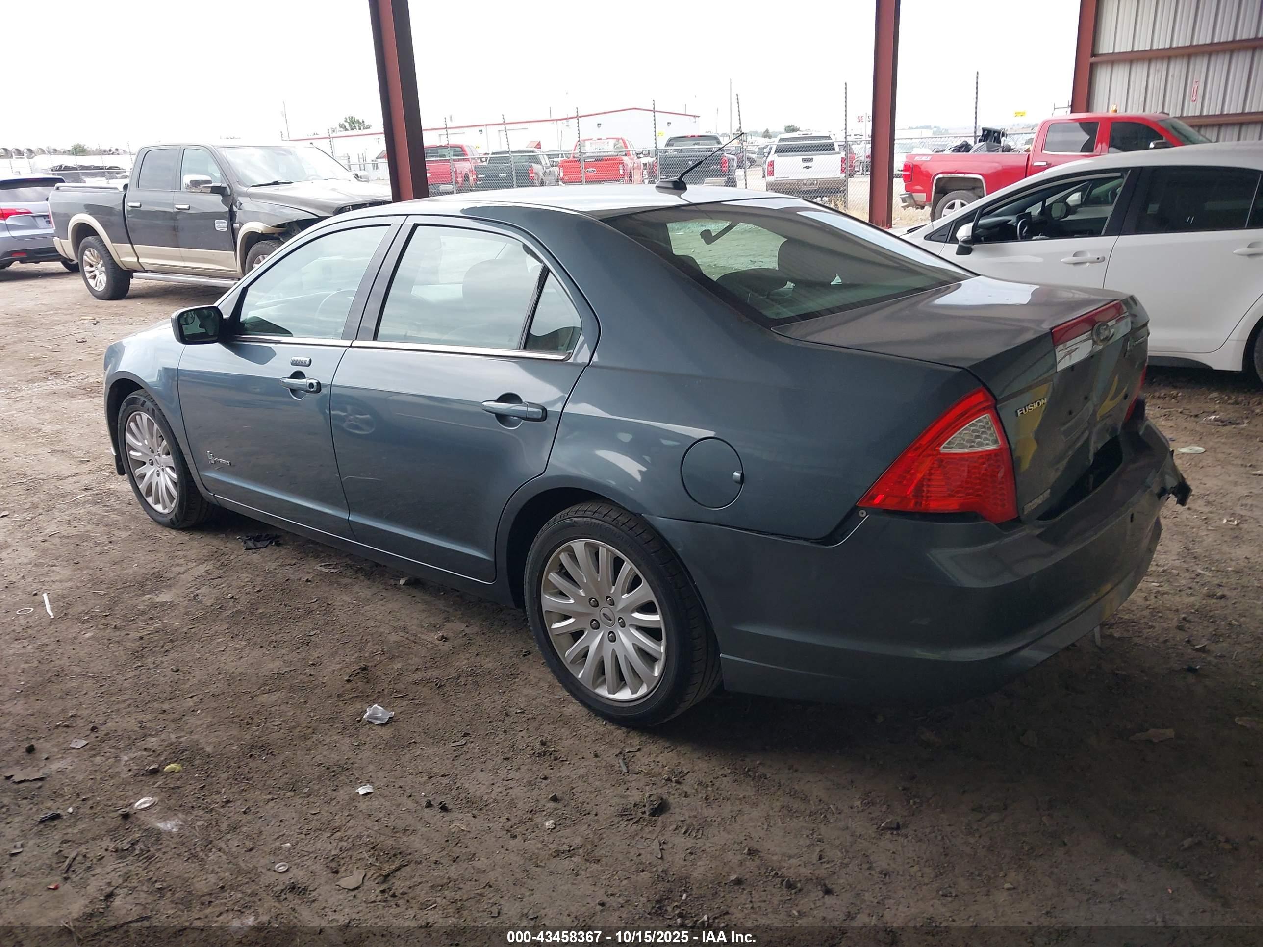 FORD FUSION image 3