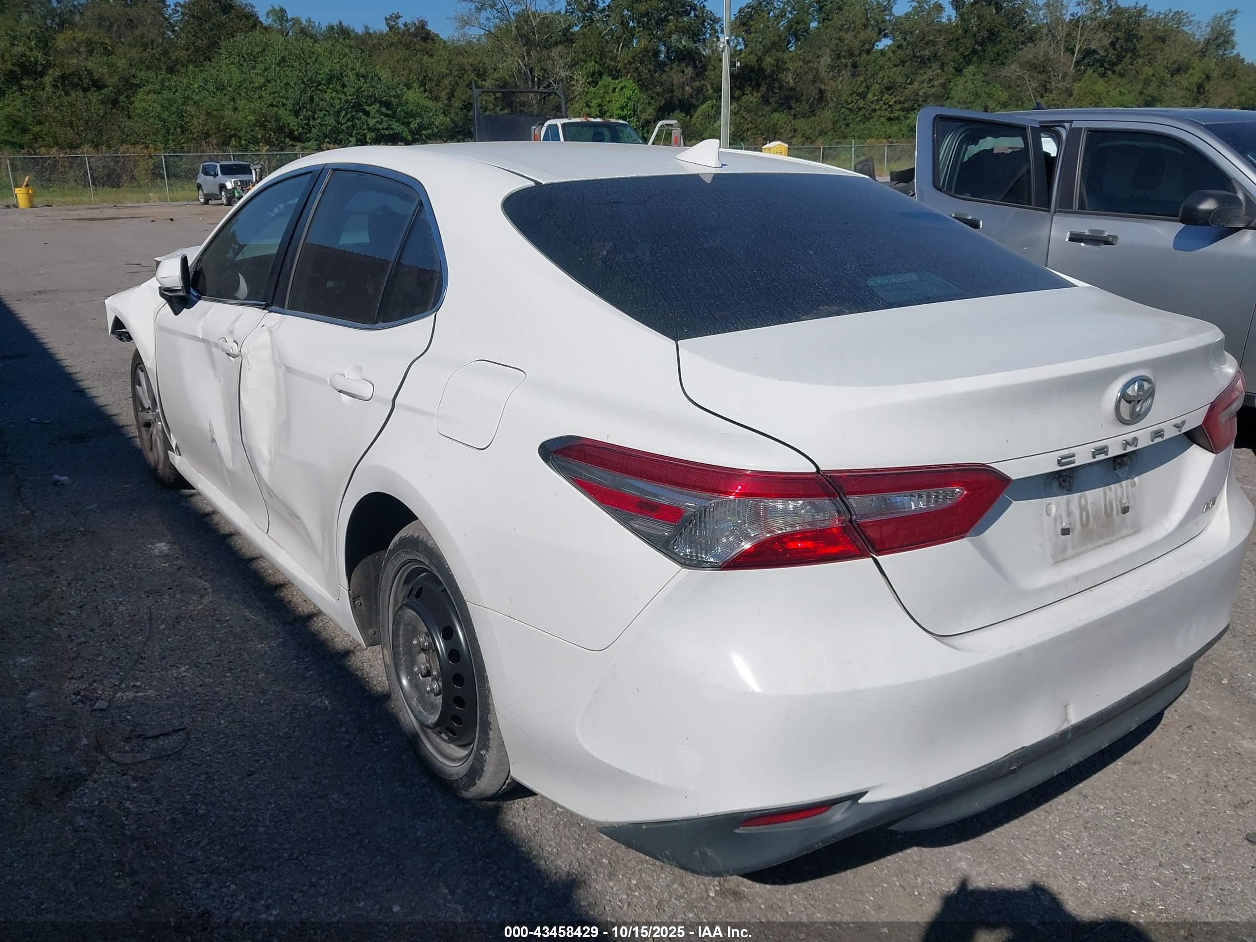 TOYOTA CAMRY image 3