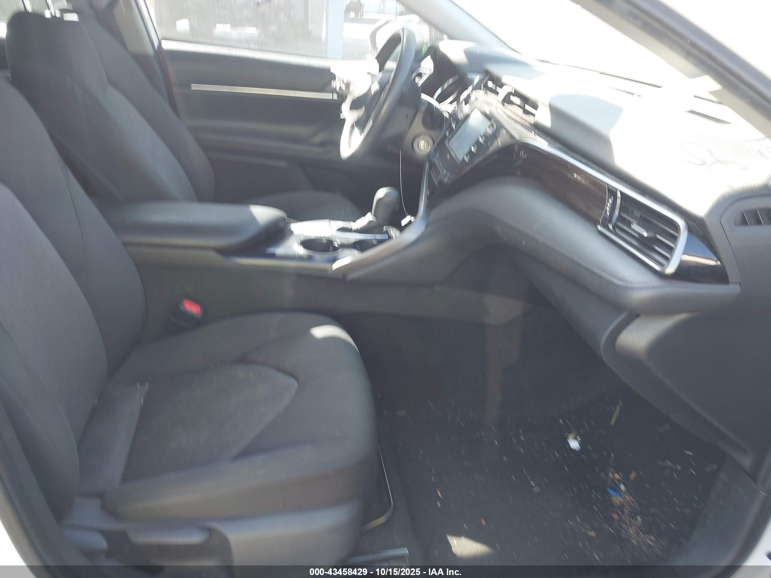 TOYOTA CAMRY image 5