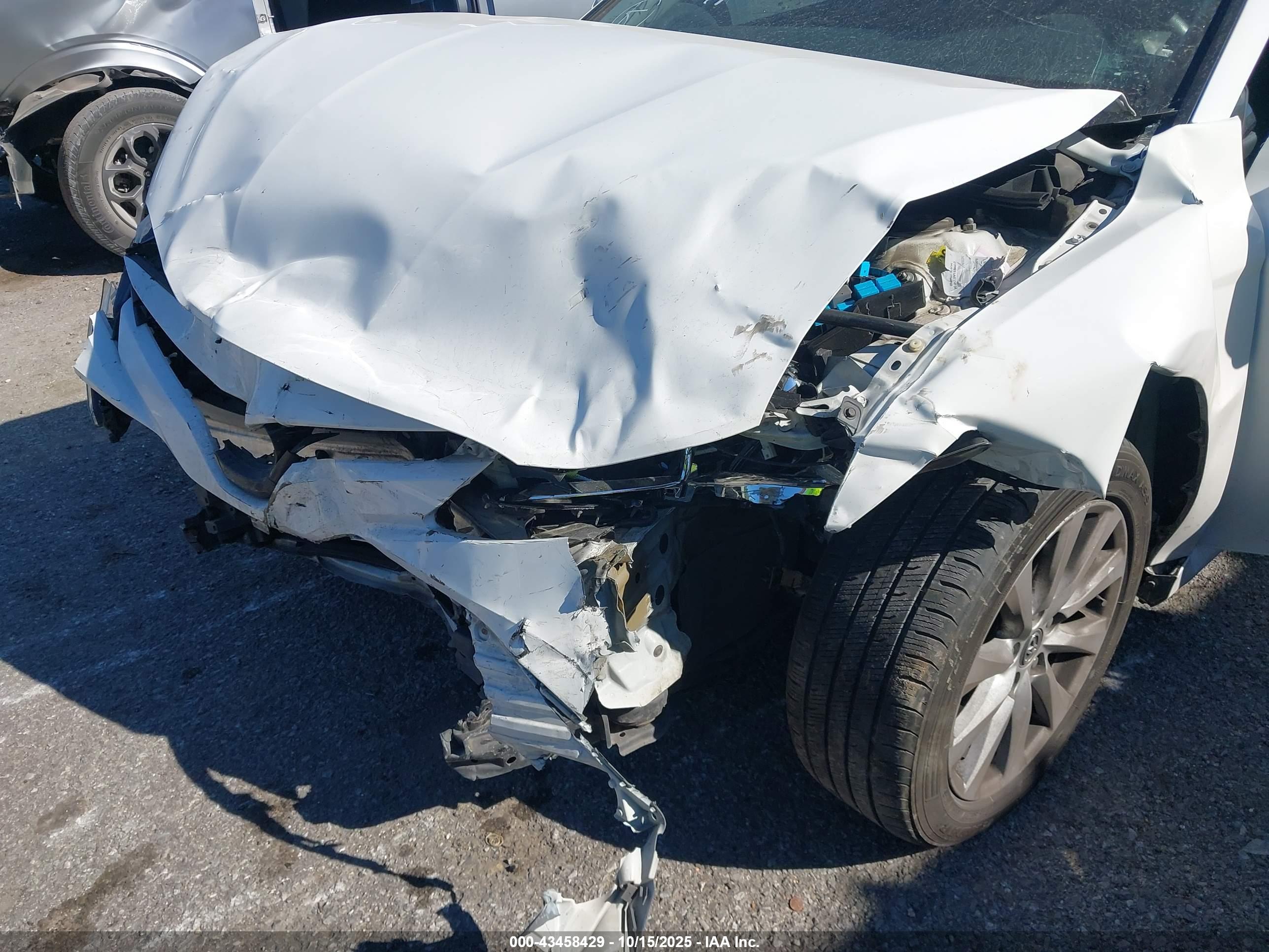 TOYOTA CAMRY image 6