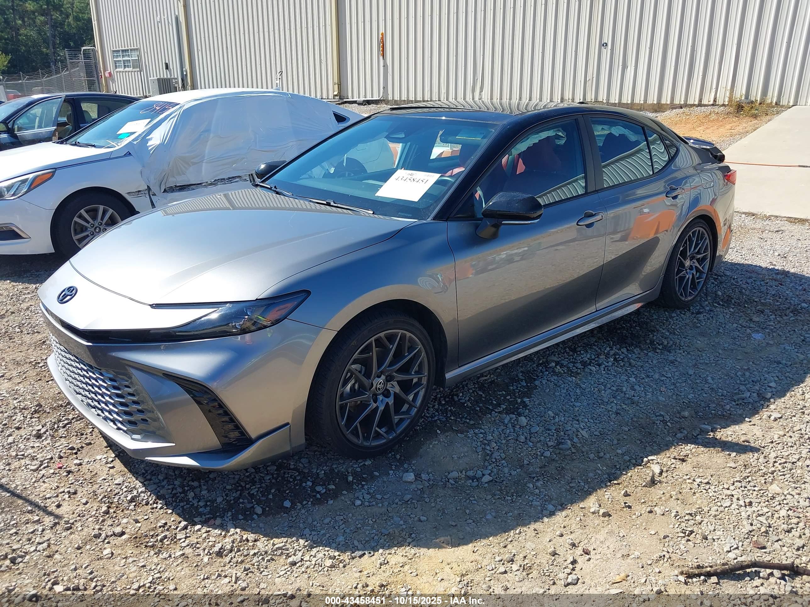 TOYOTA CAMRY image 2
