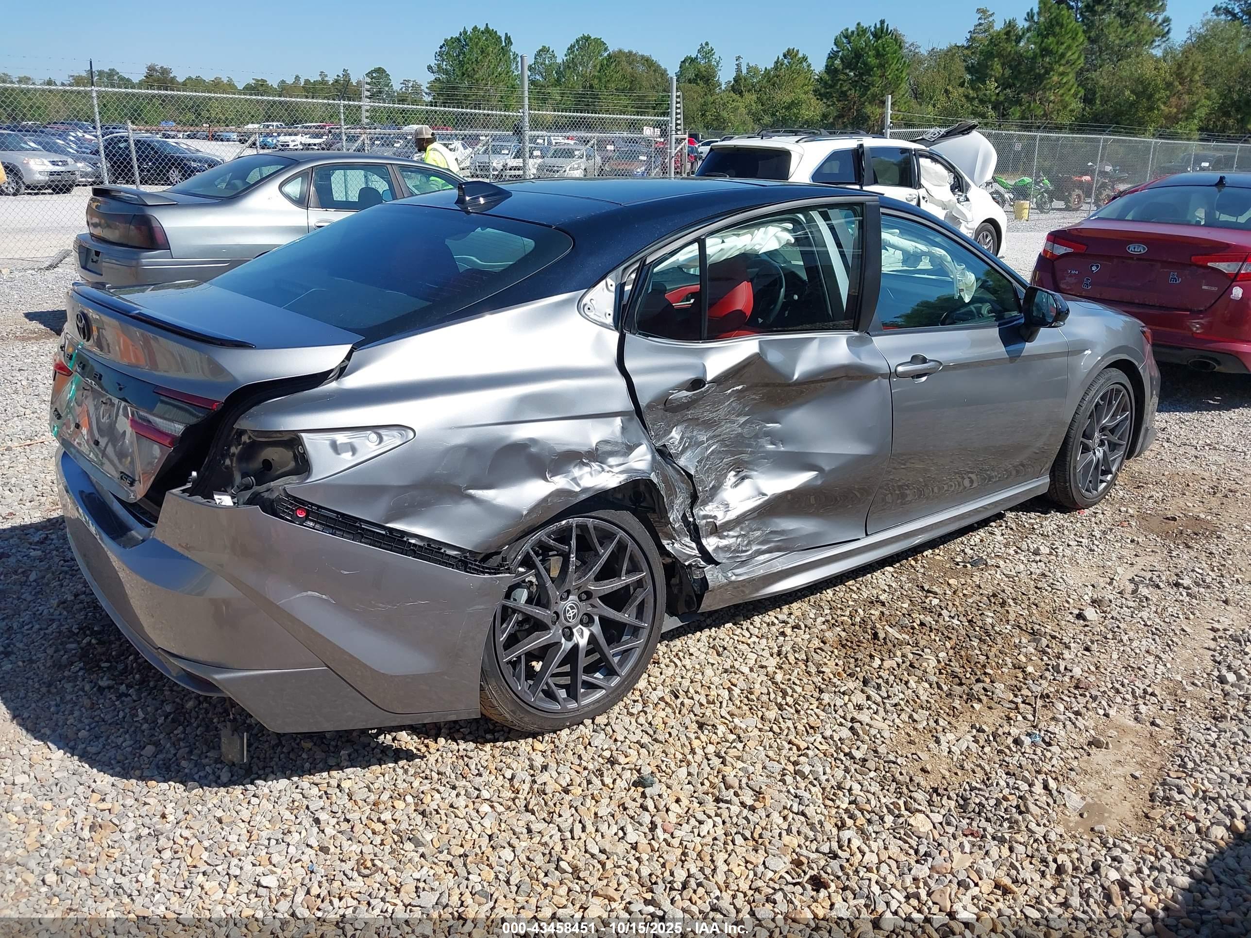 TOYOTA CAMRY image 4