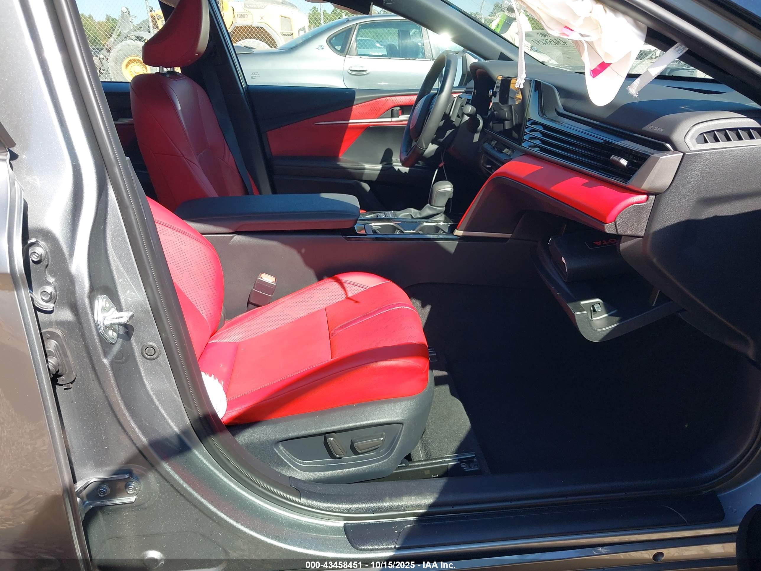 TOYOTA CAMRY image 5