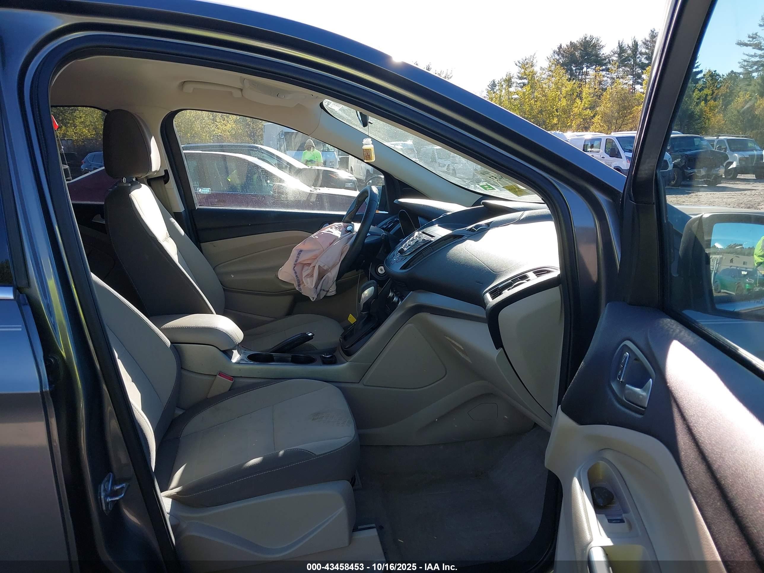FORD ESCAPE image 5