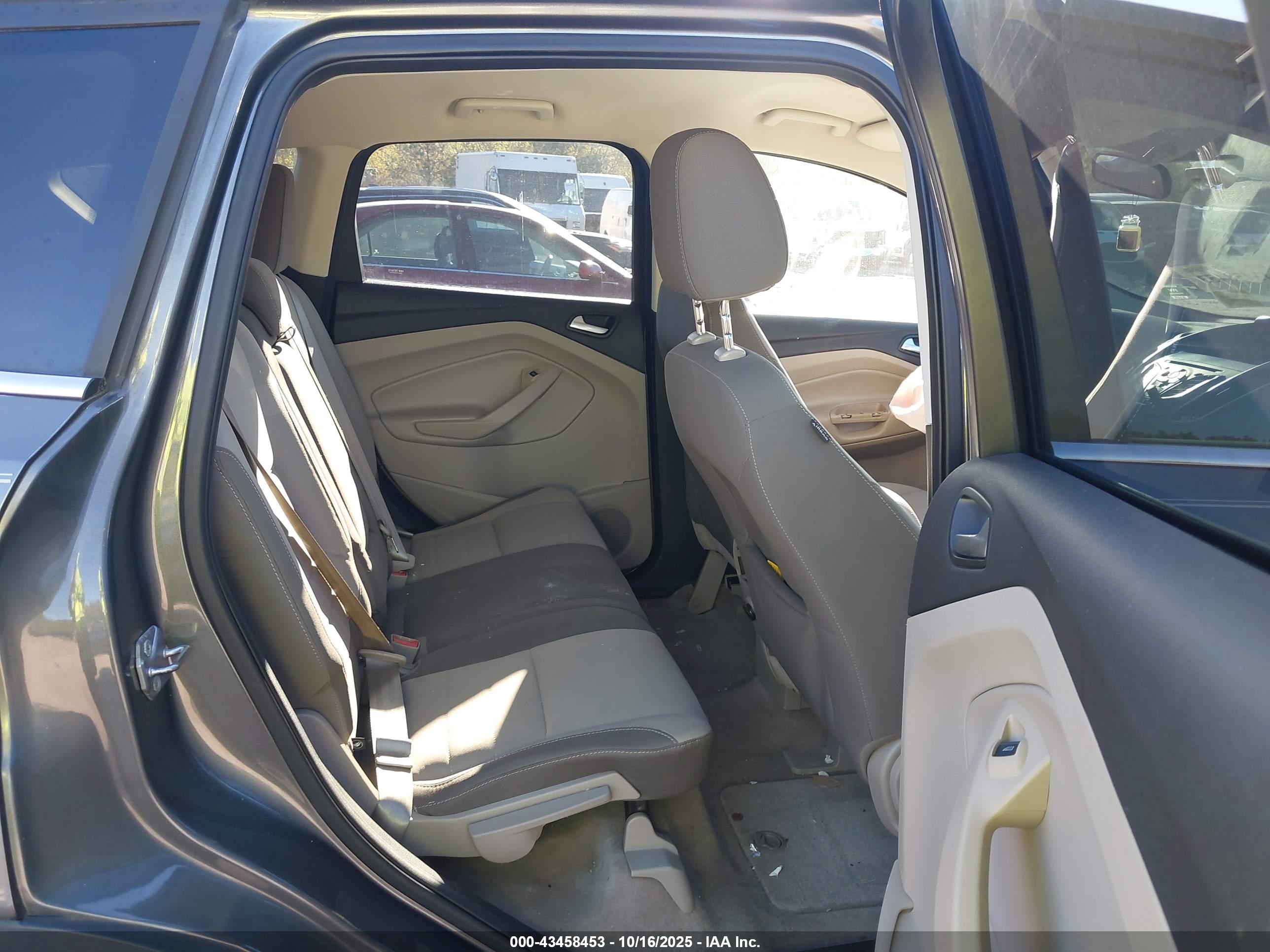 FORD ESCAPE image 8