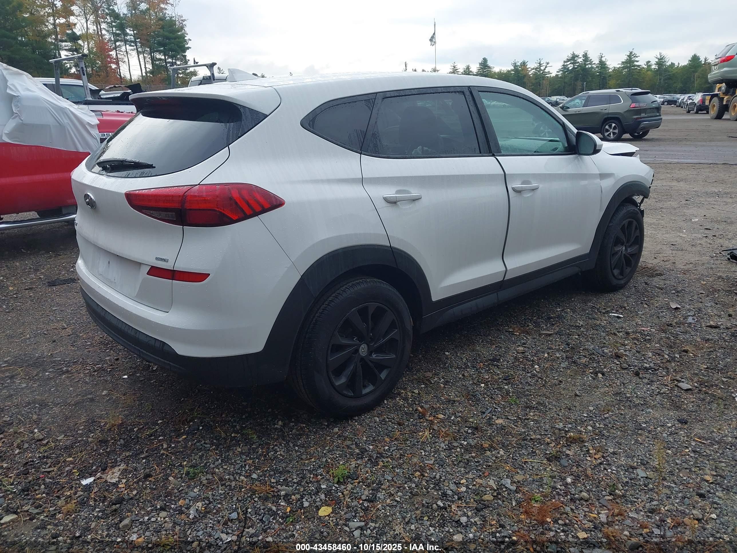HYUNDAI TUCSON image 4