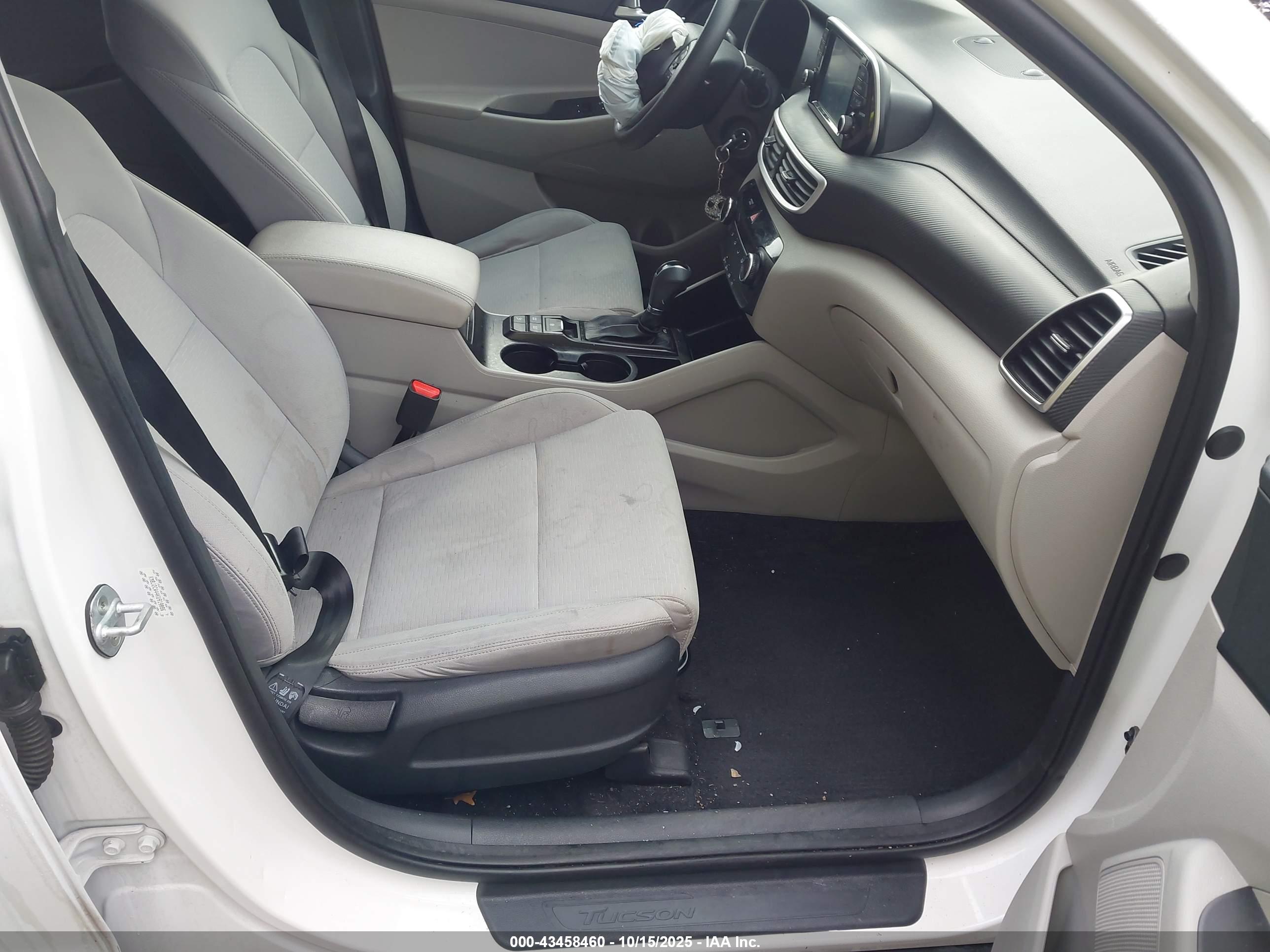 HYUNDAI TUCSON image 5