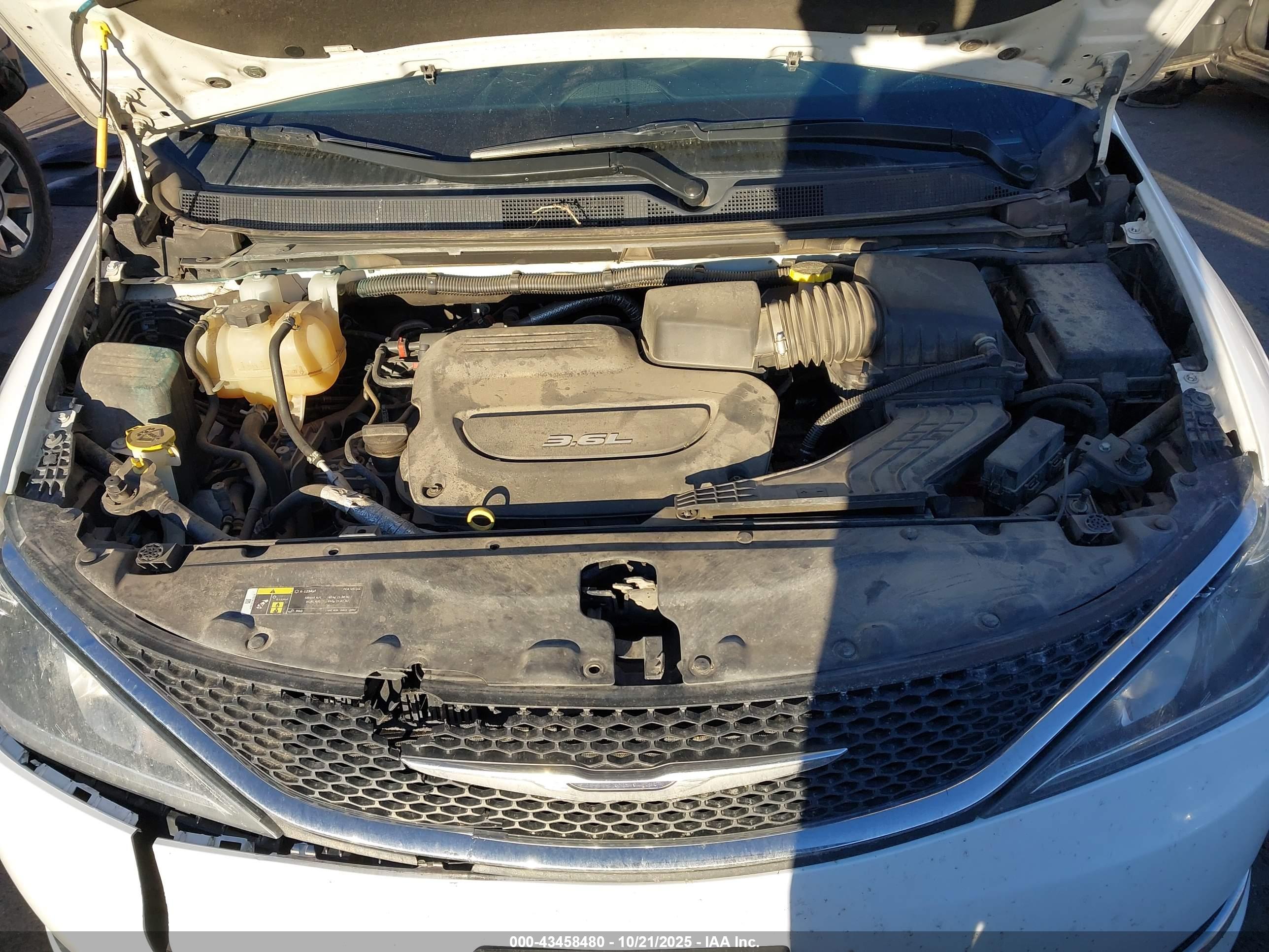 CHRYSLER PACIFICA image 10