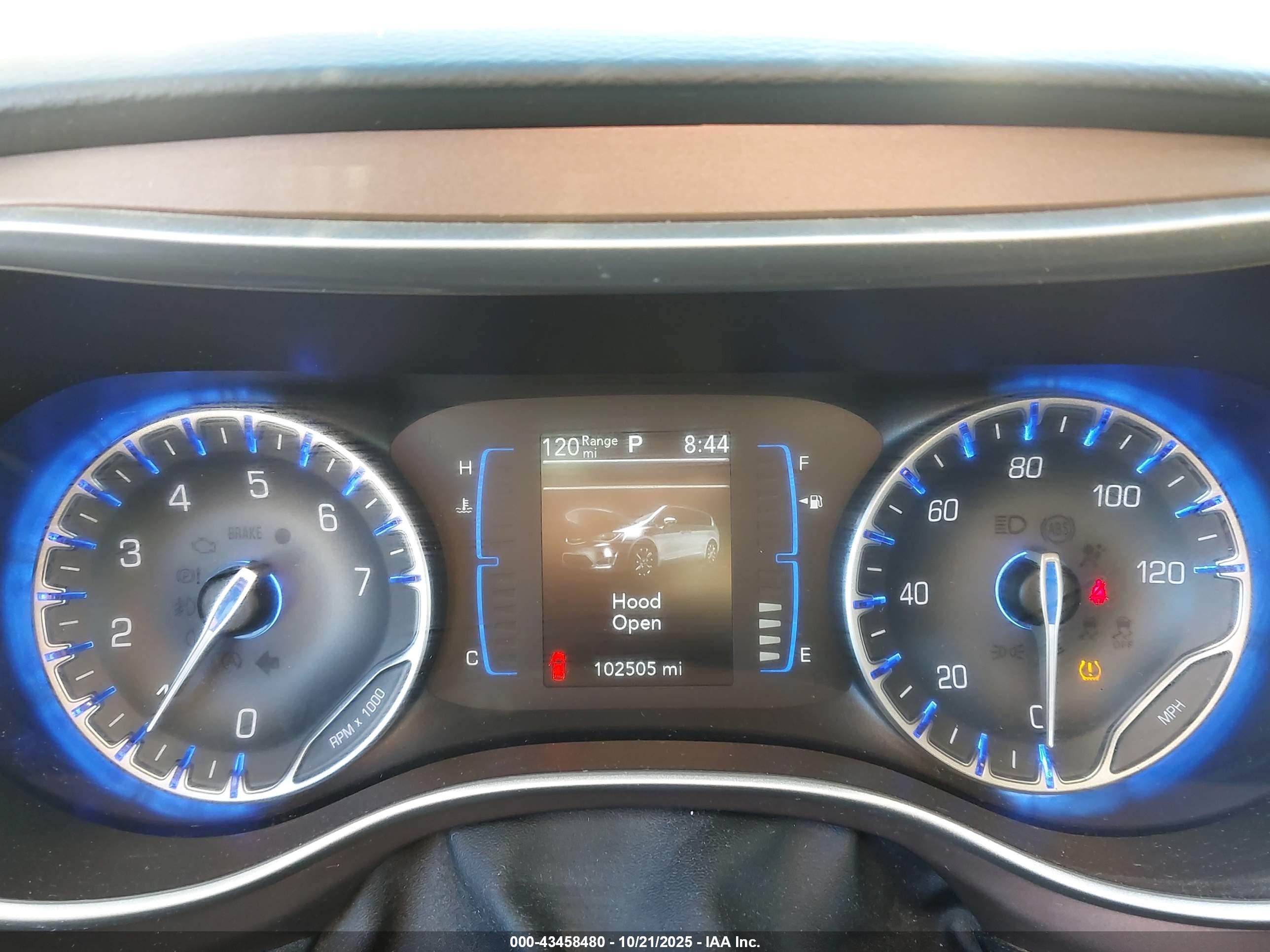 CHRYSLER PACIFICA image 7